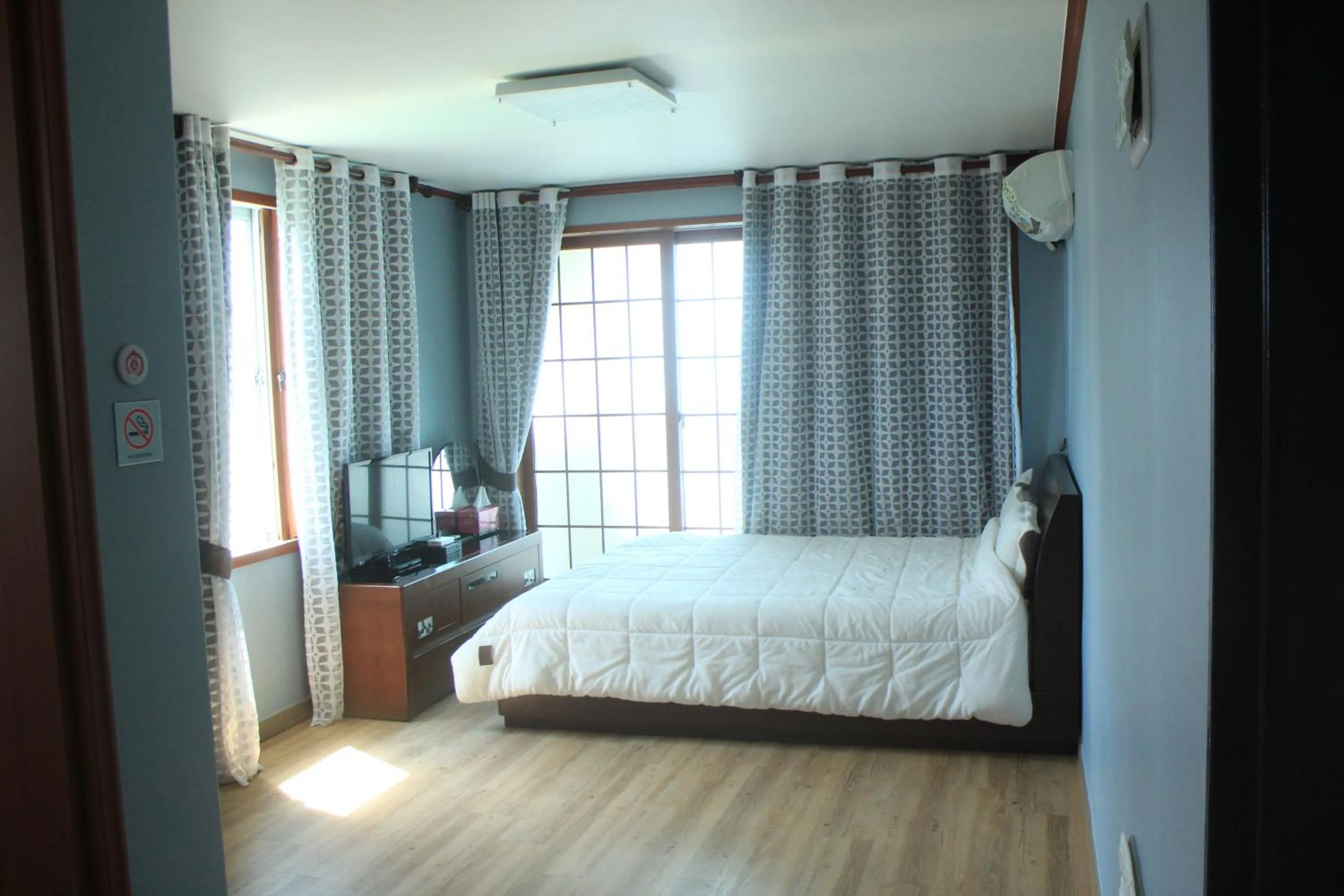 Bed in Sea Dragon Pension
