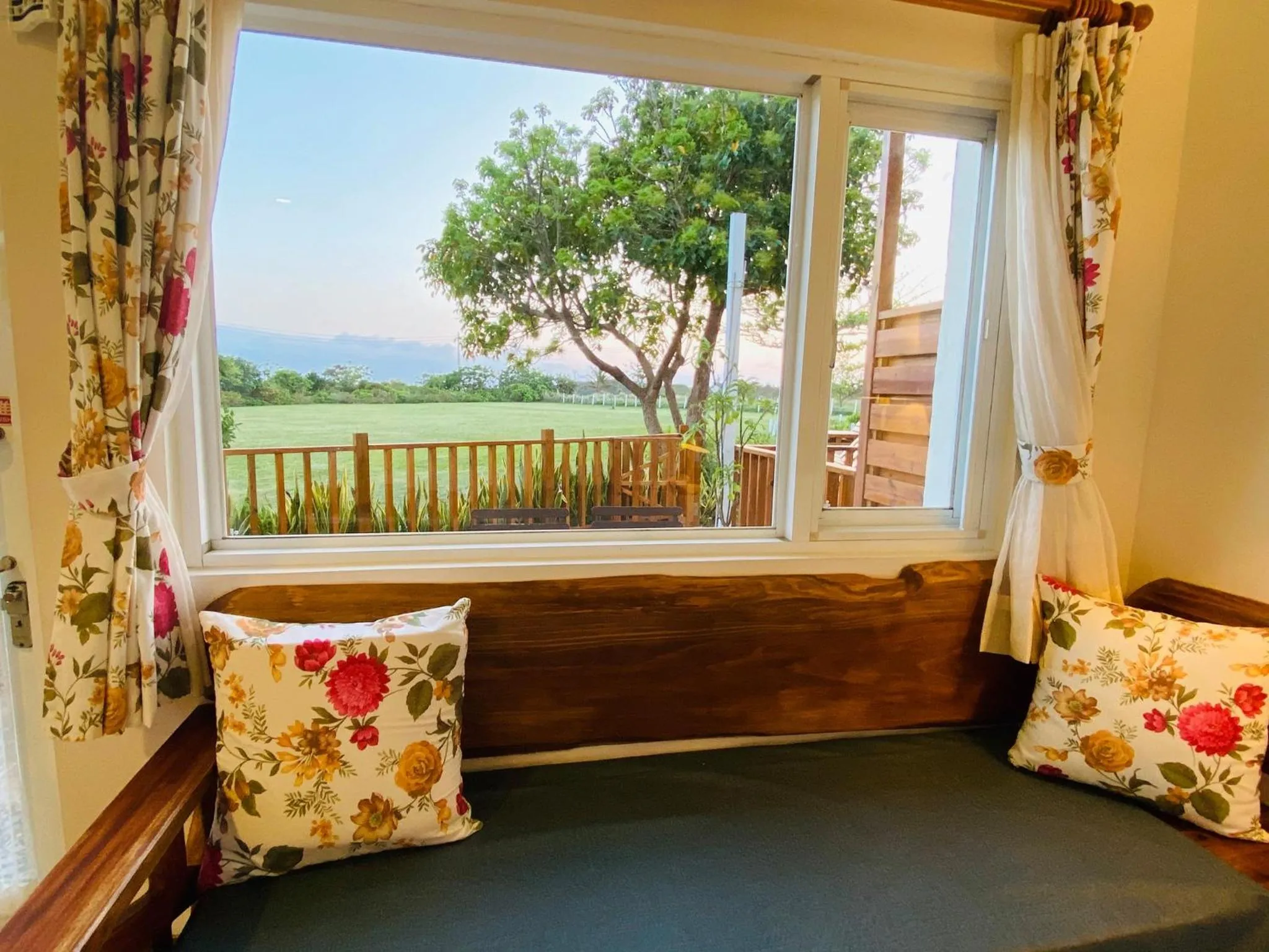 Day, Bed in Kenting COMIC B&B&SPRING