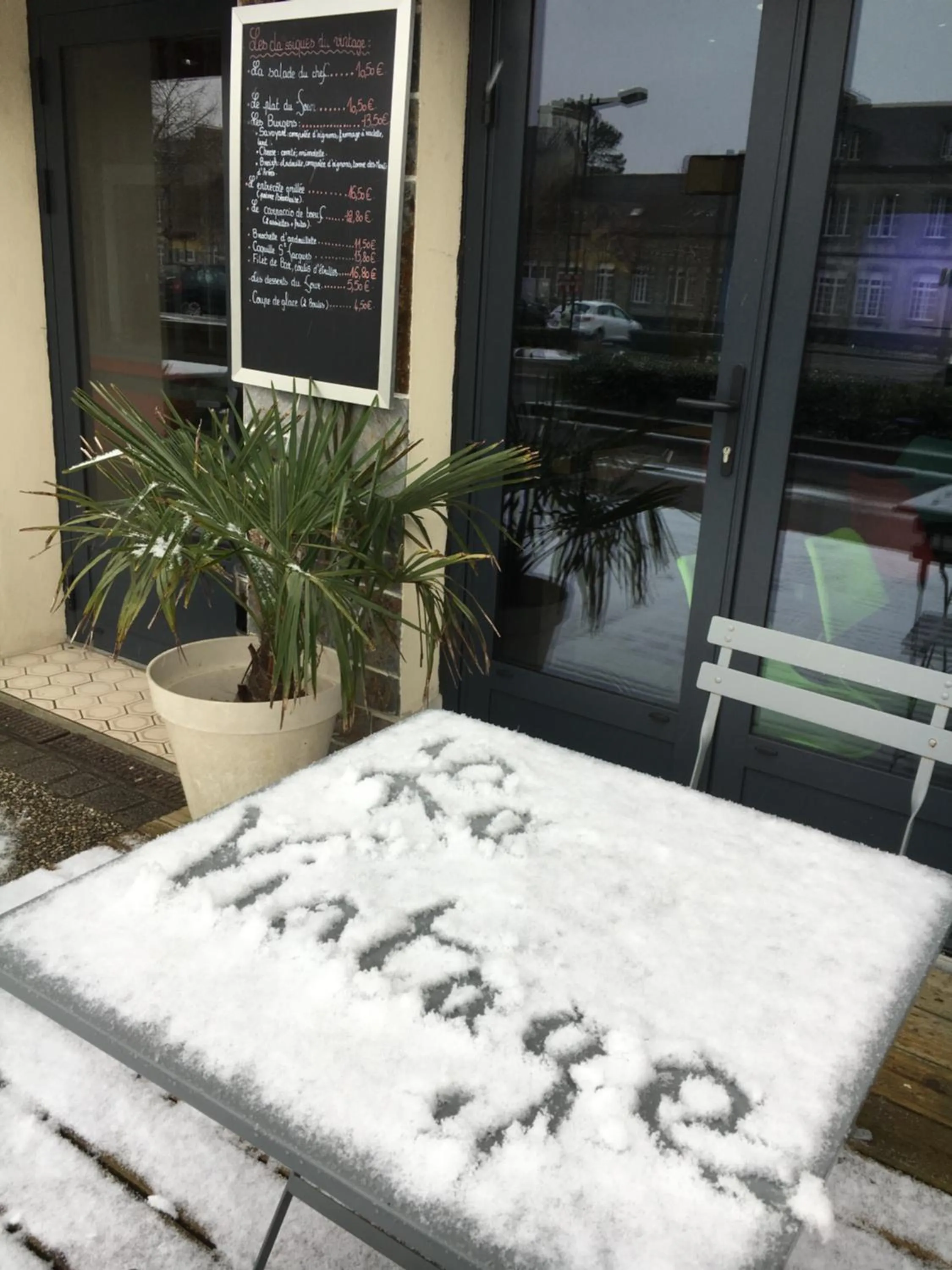 Patio in Le Relais De La Place