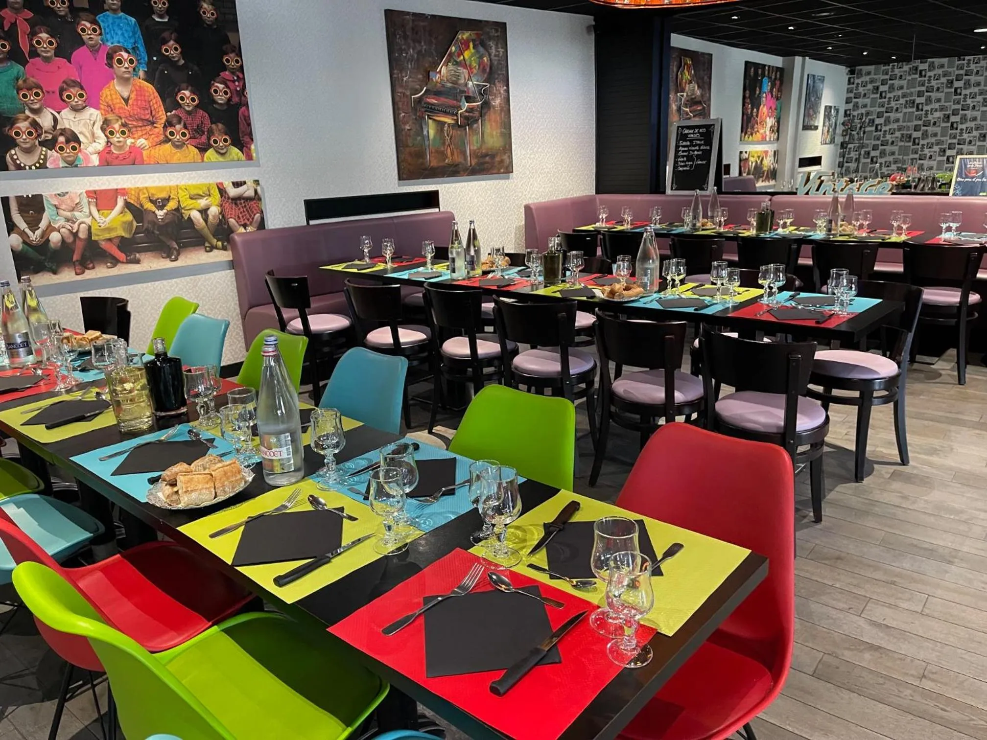 Restaurant/places to eat in Le Relais De La Place