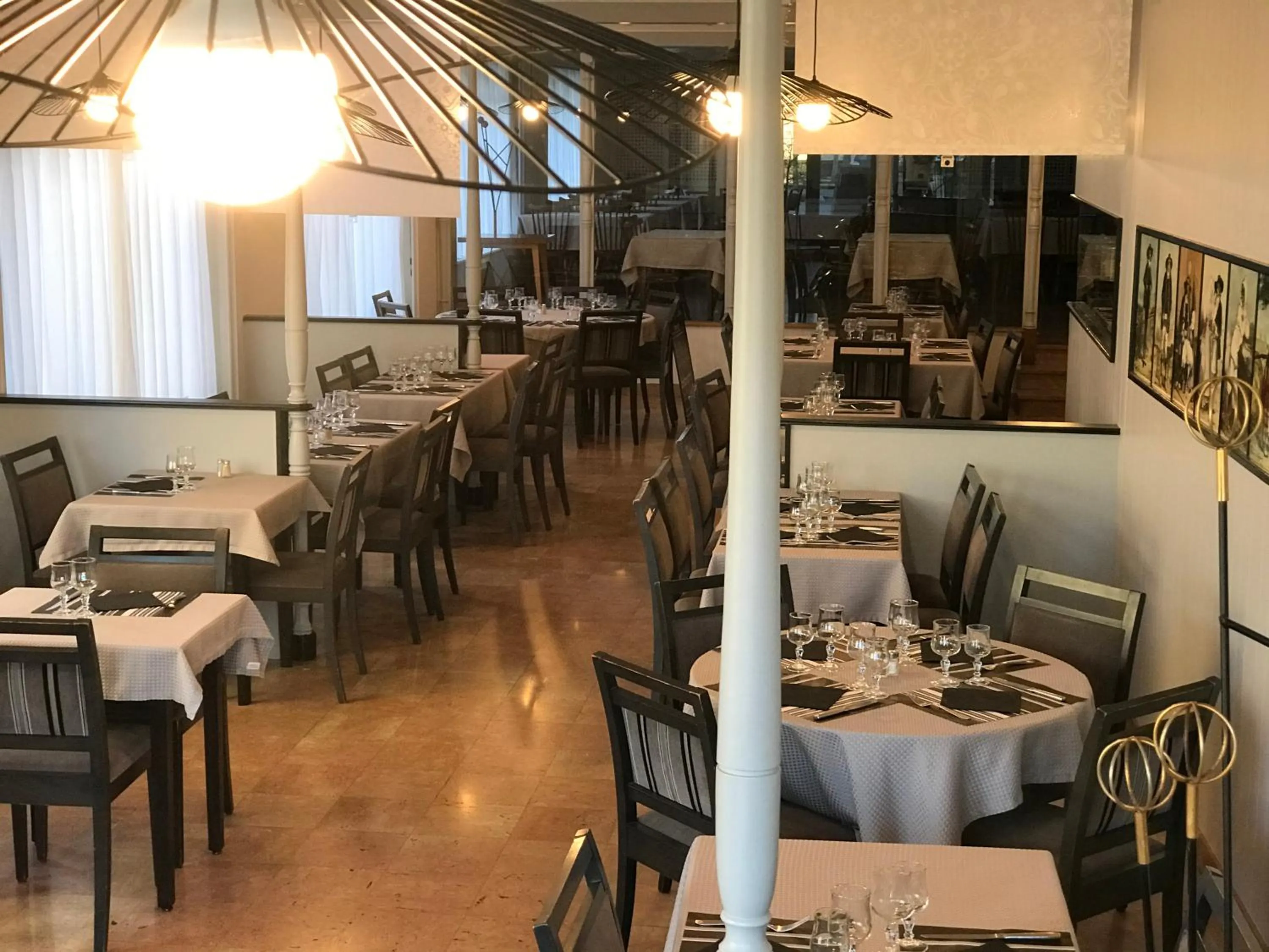 Restaurant/places to eat in Le Relais De La Place