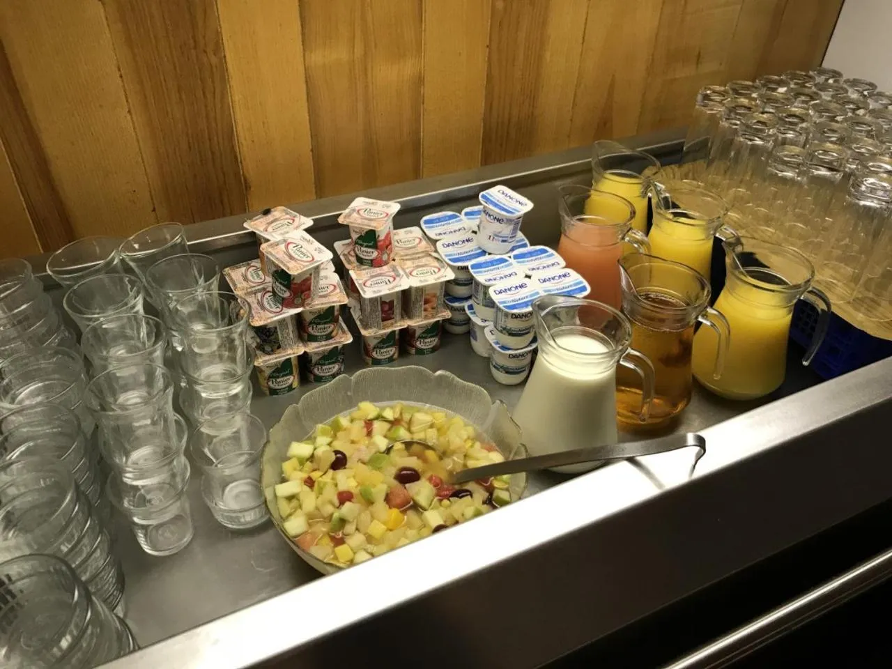 Food and drinks in Le Relais De La Place