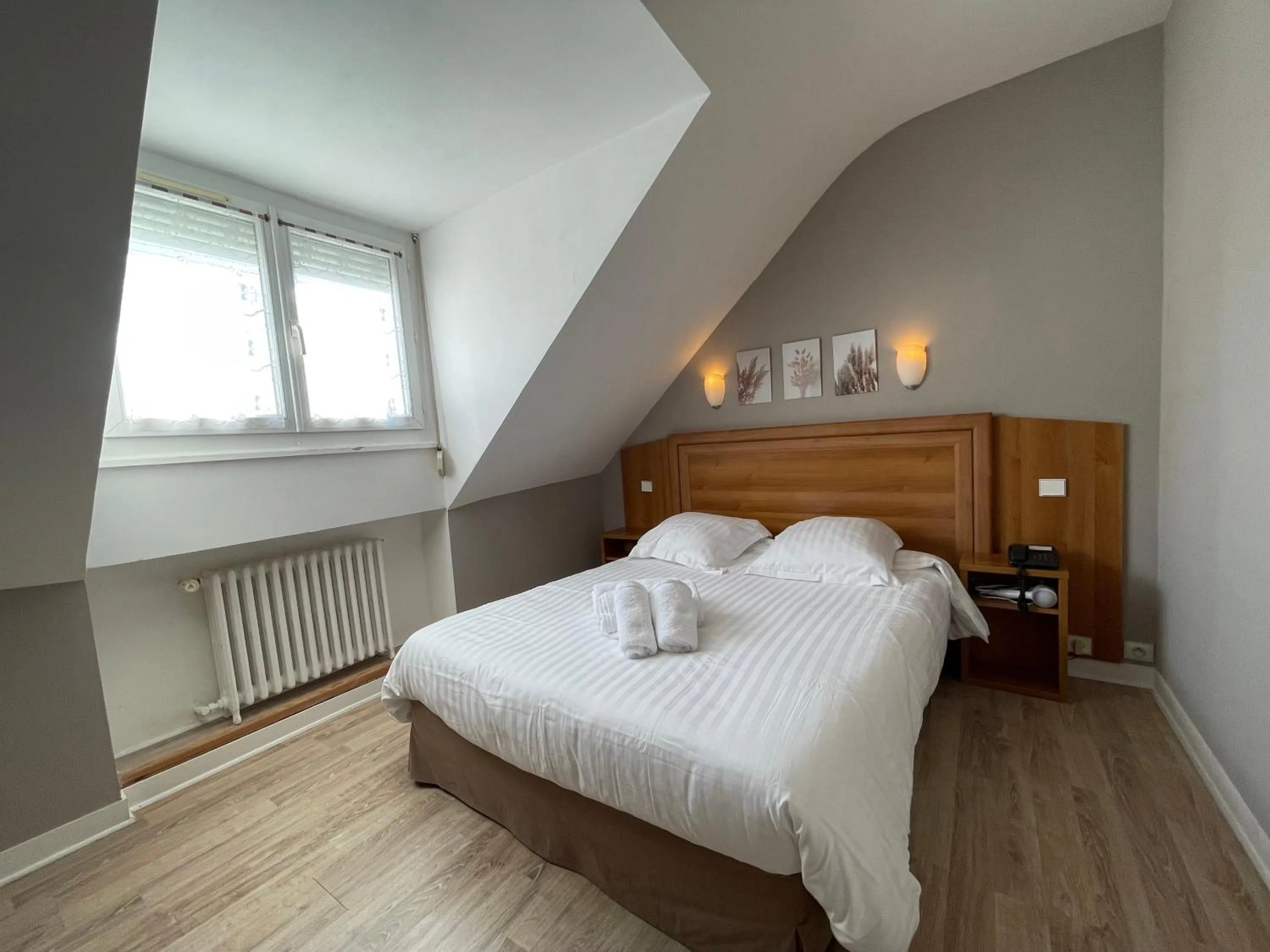 Photo of the whole room, Bed in Le Relais De La Place