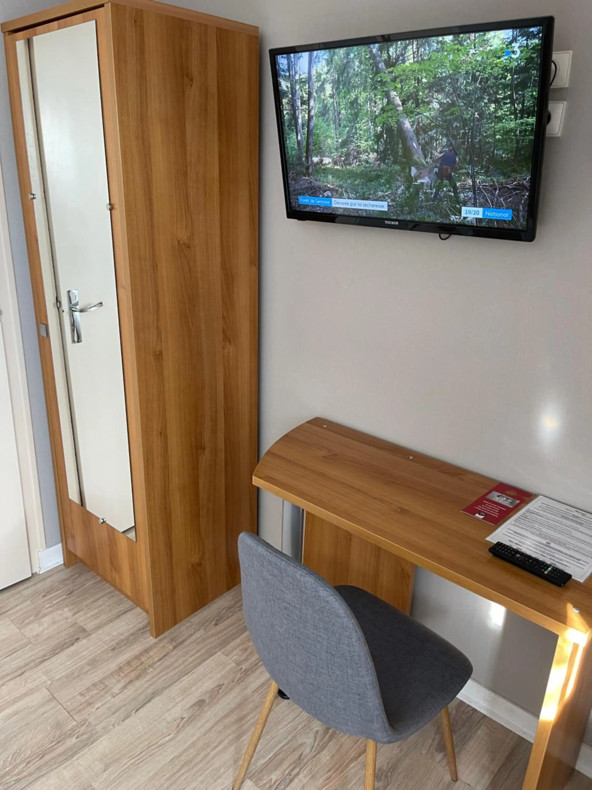 TV and multimedia in Le Relais De La Place