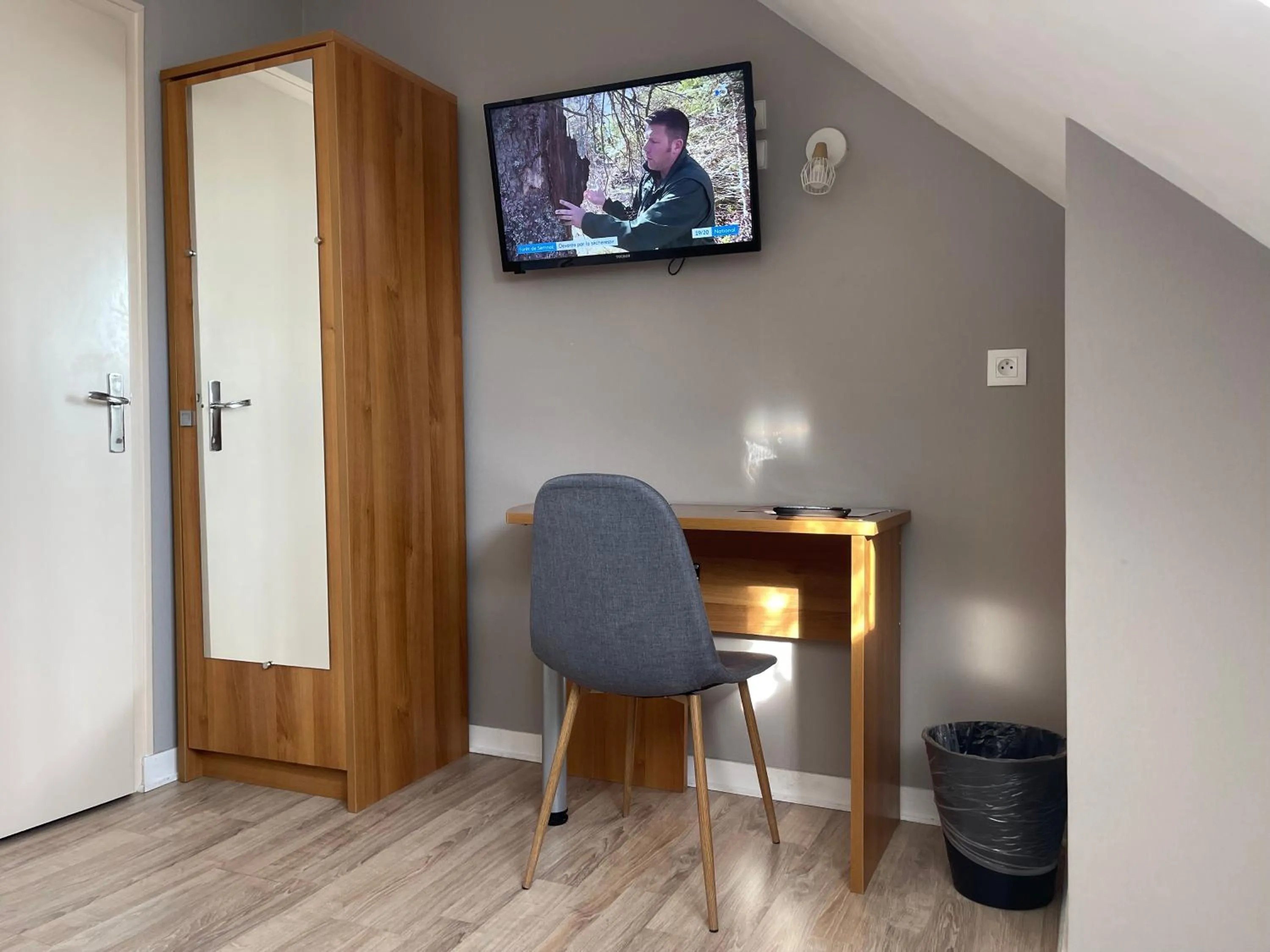 TV and multimedia in Le Relais De La Place