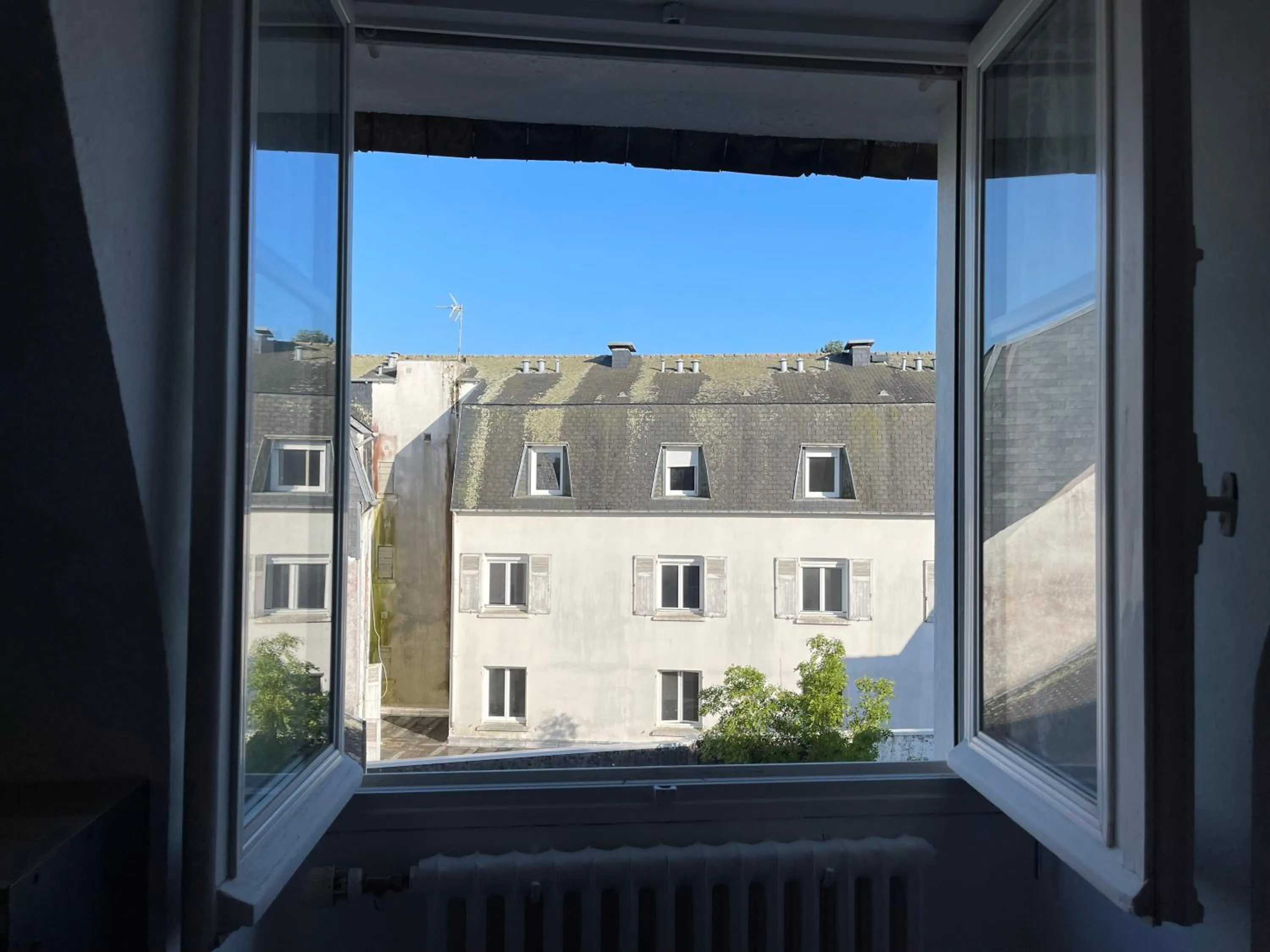 Property building in Le Relais De La Place