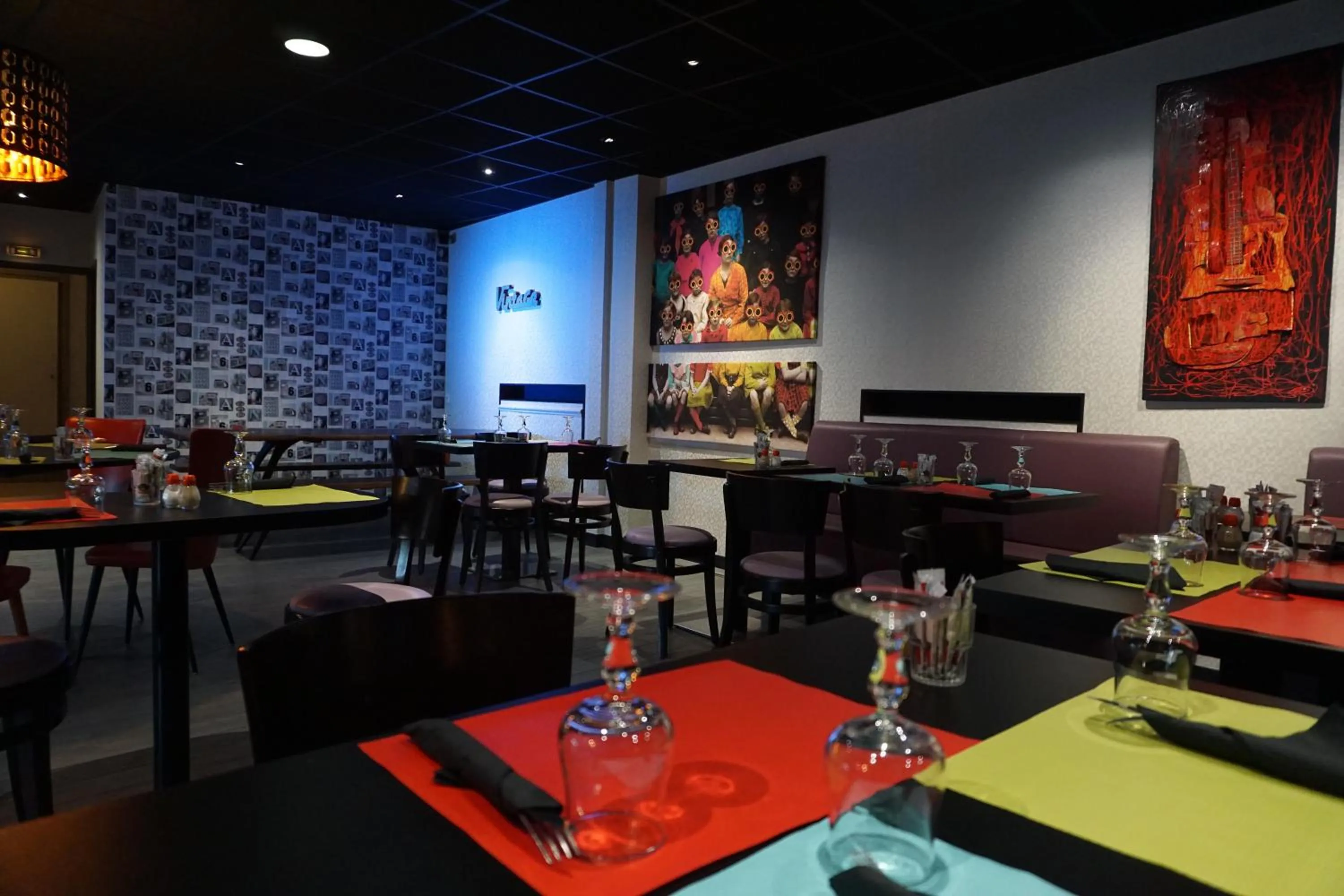 Restaurant/places to eat in Le Relais De La Place