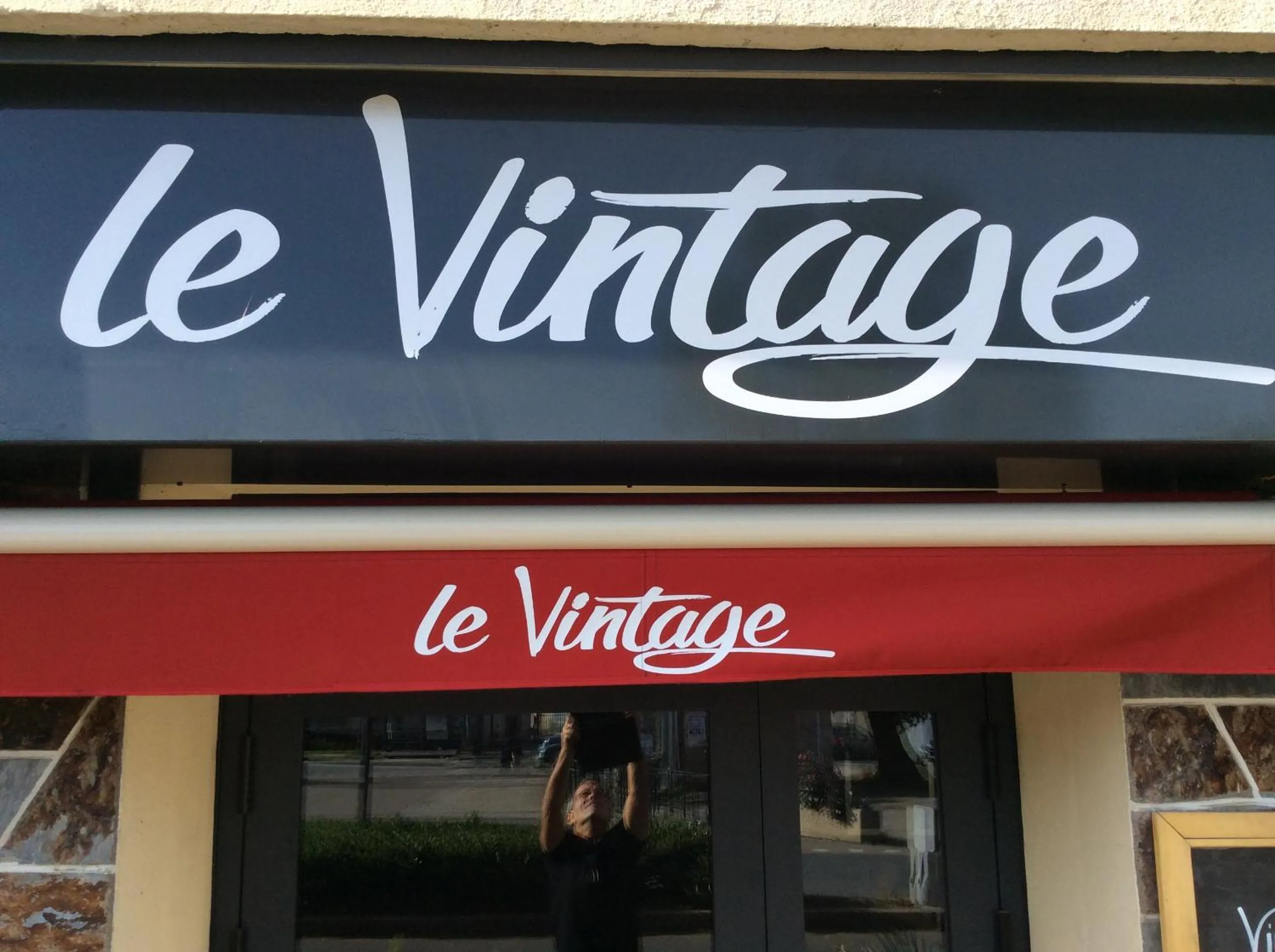 Restaurant/places to eat in Le Relais De La Place