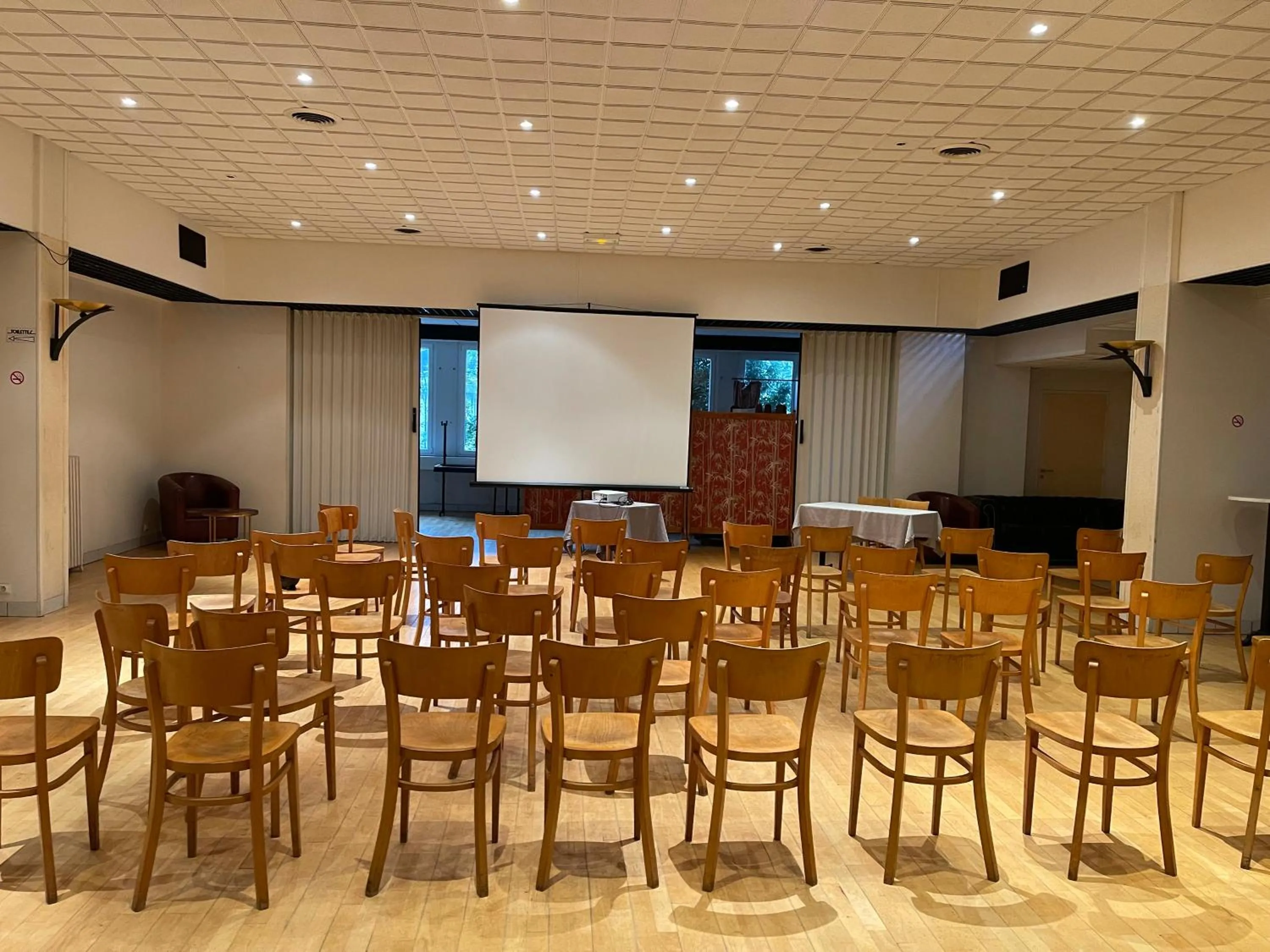 Property building in Le Relais De La Place