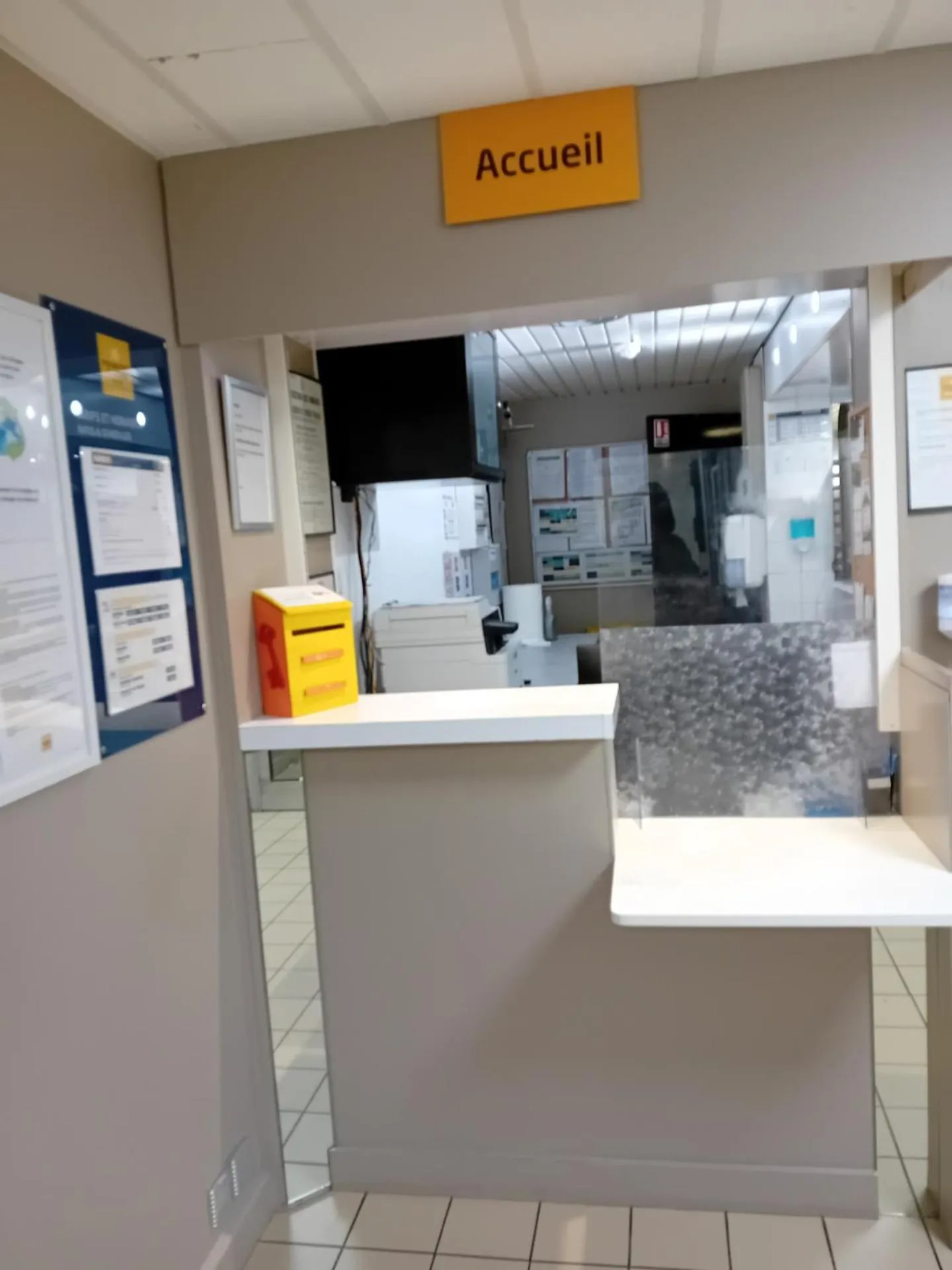 Lobby or reception in Premiere Classe Niort Est - Chauray