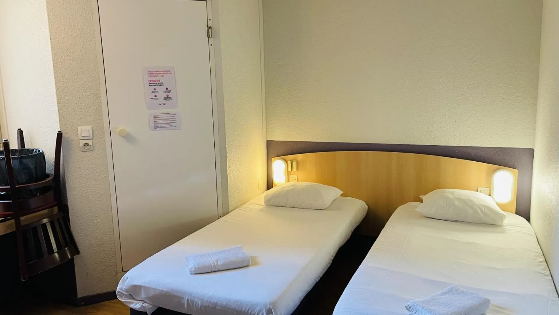 Bedroom, Bed in Premiere Classe Niort Est - Chauray