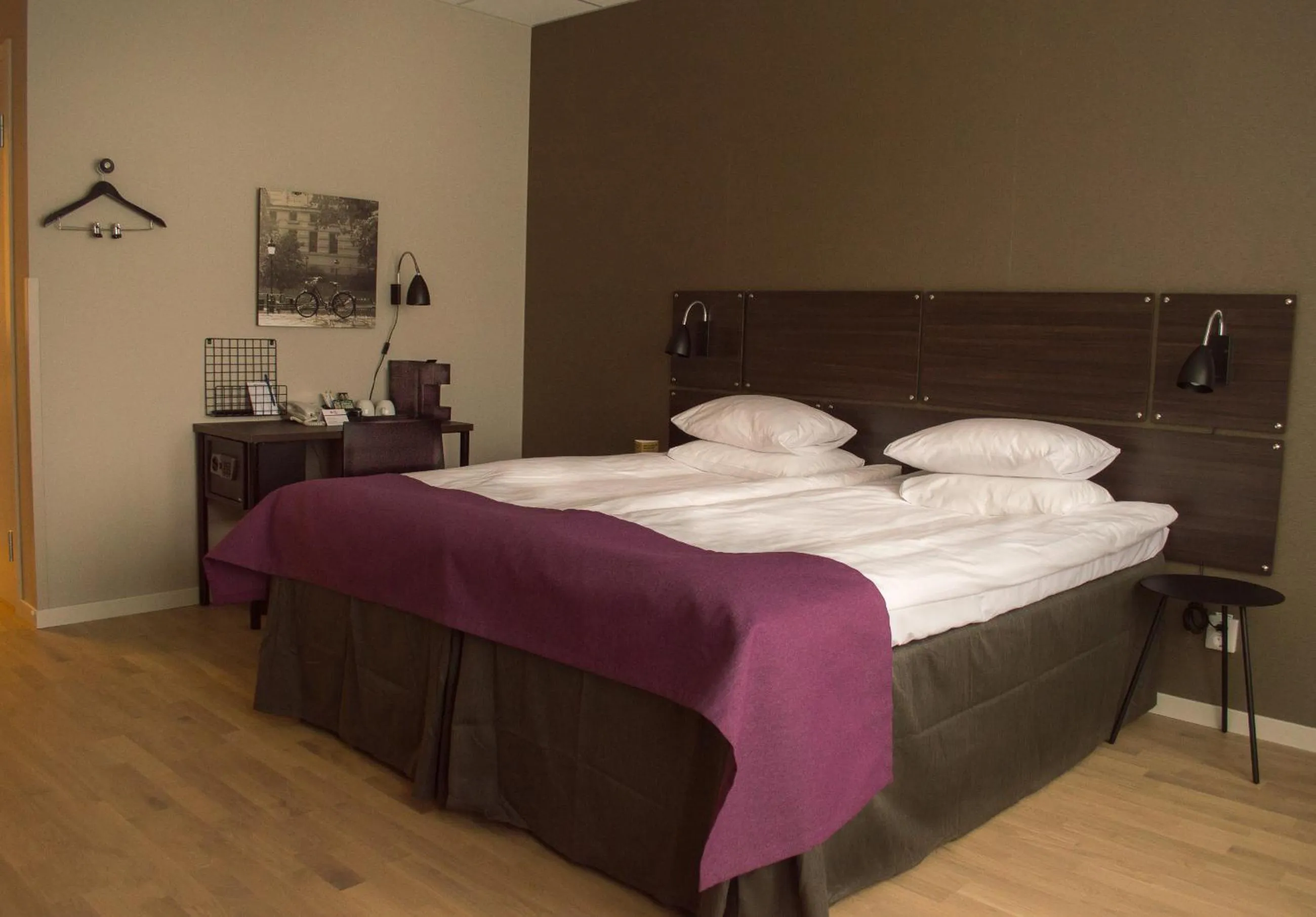 Bedroom, Bed in Best Western Plus Park Airport Hotel