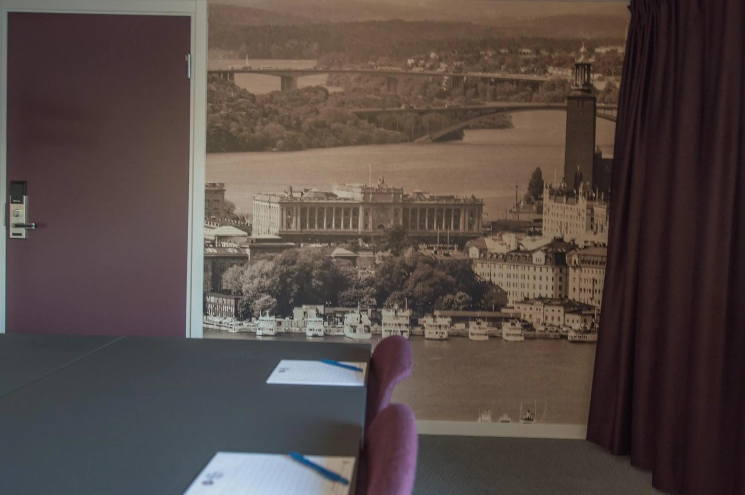 Meeting/conference room, Bed in Best Western Plus Park Airport Hotel