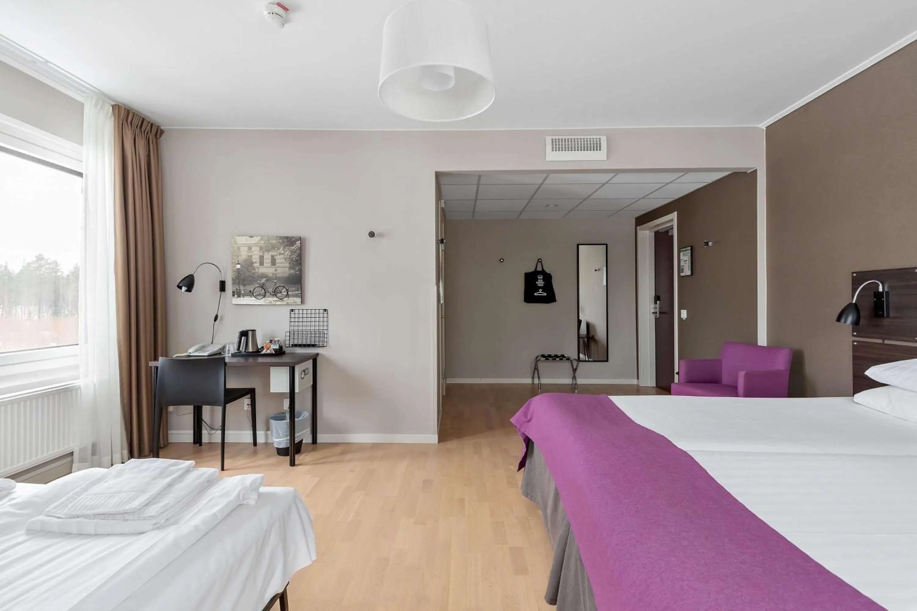 Bedroom, Bed in Best Western Plus Park Airport Hotel