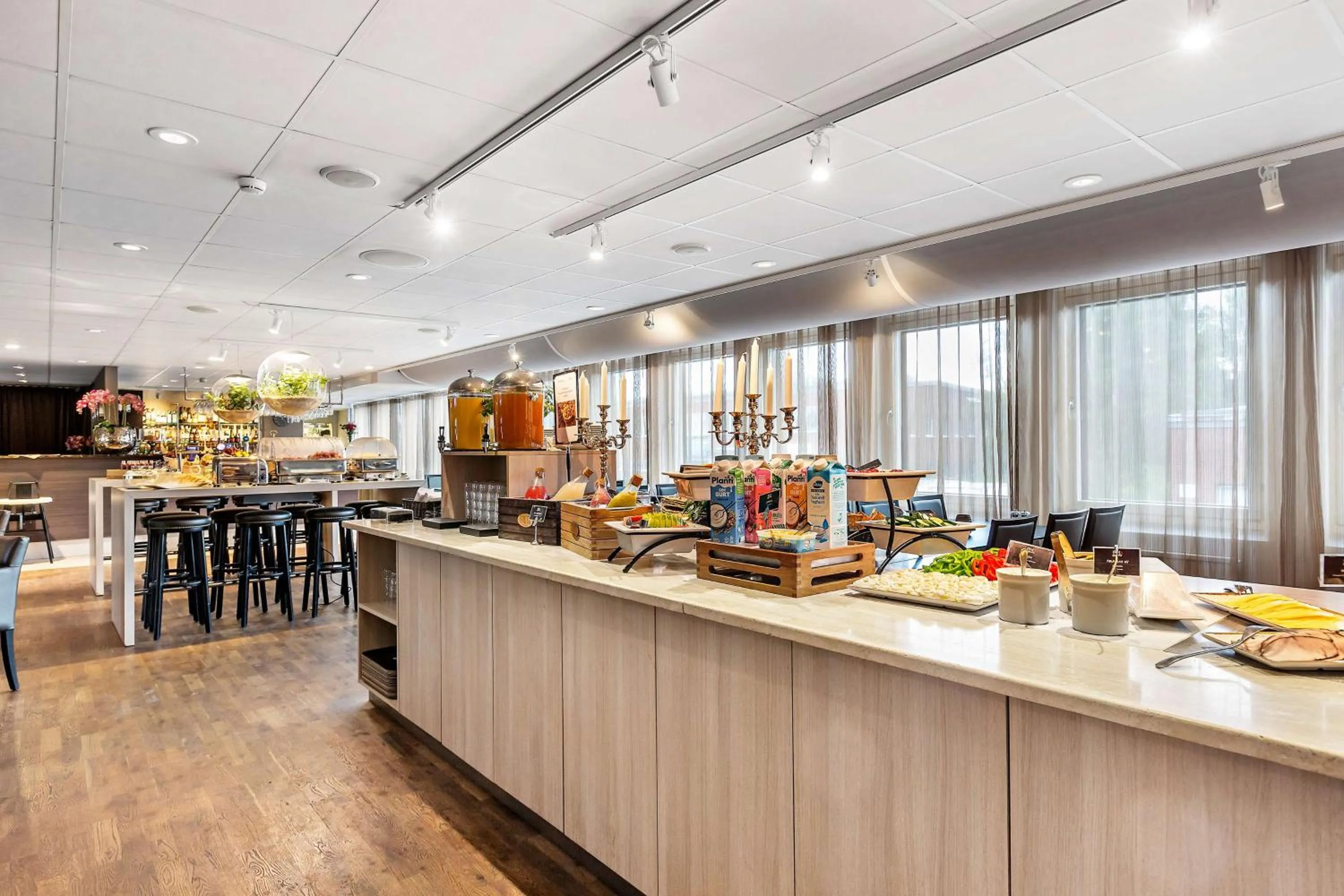 Restaurant/places to eat in Best Western Plus Park Airport Hotel