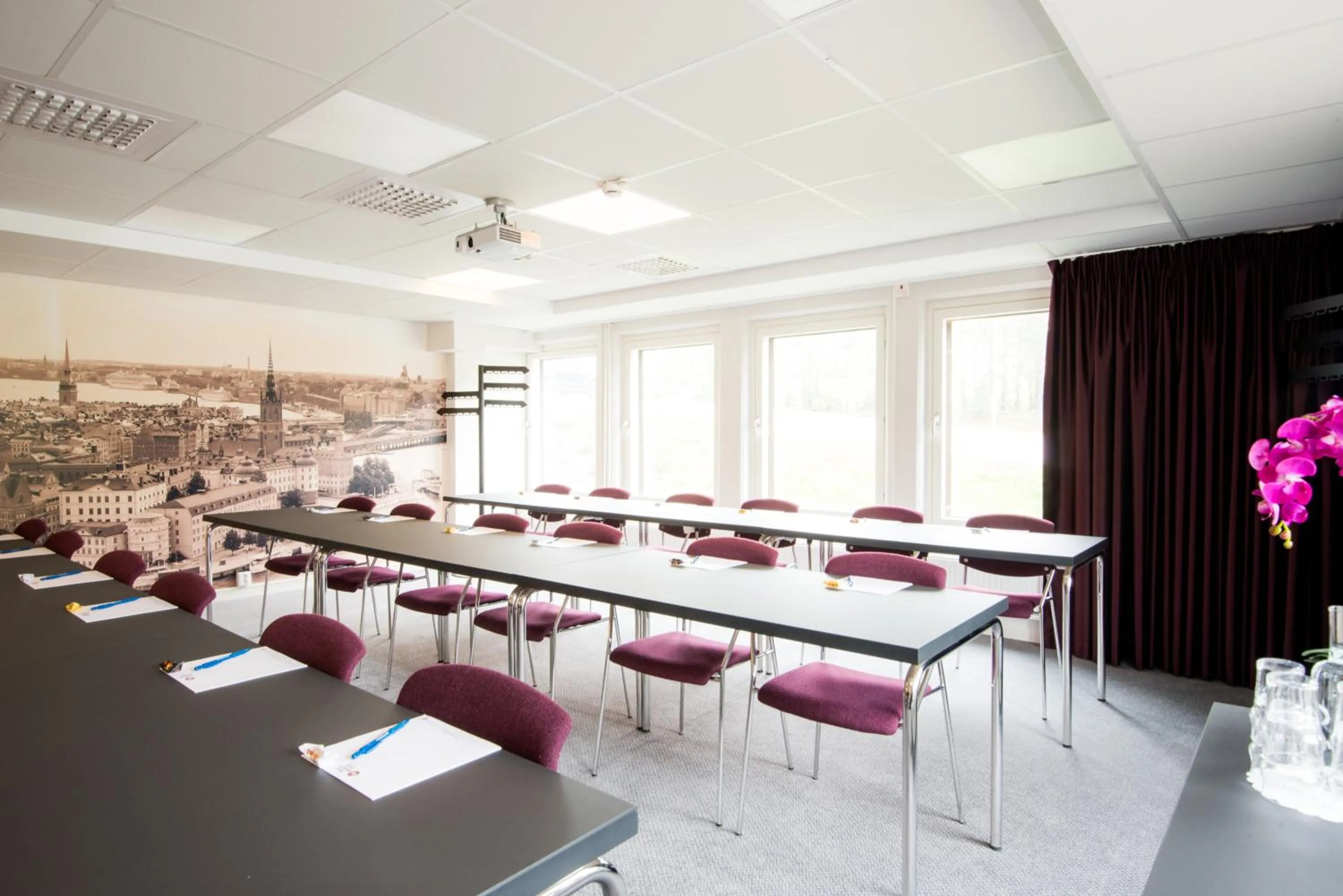 Meeting/conference room in Best Western Plus Park Airport Hotel