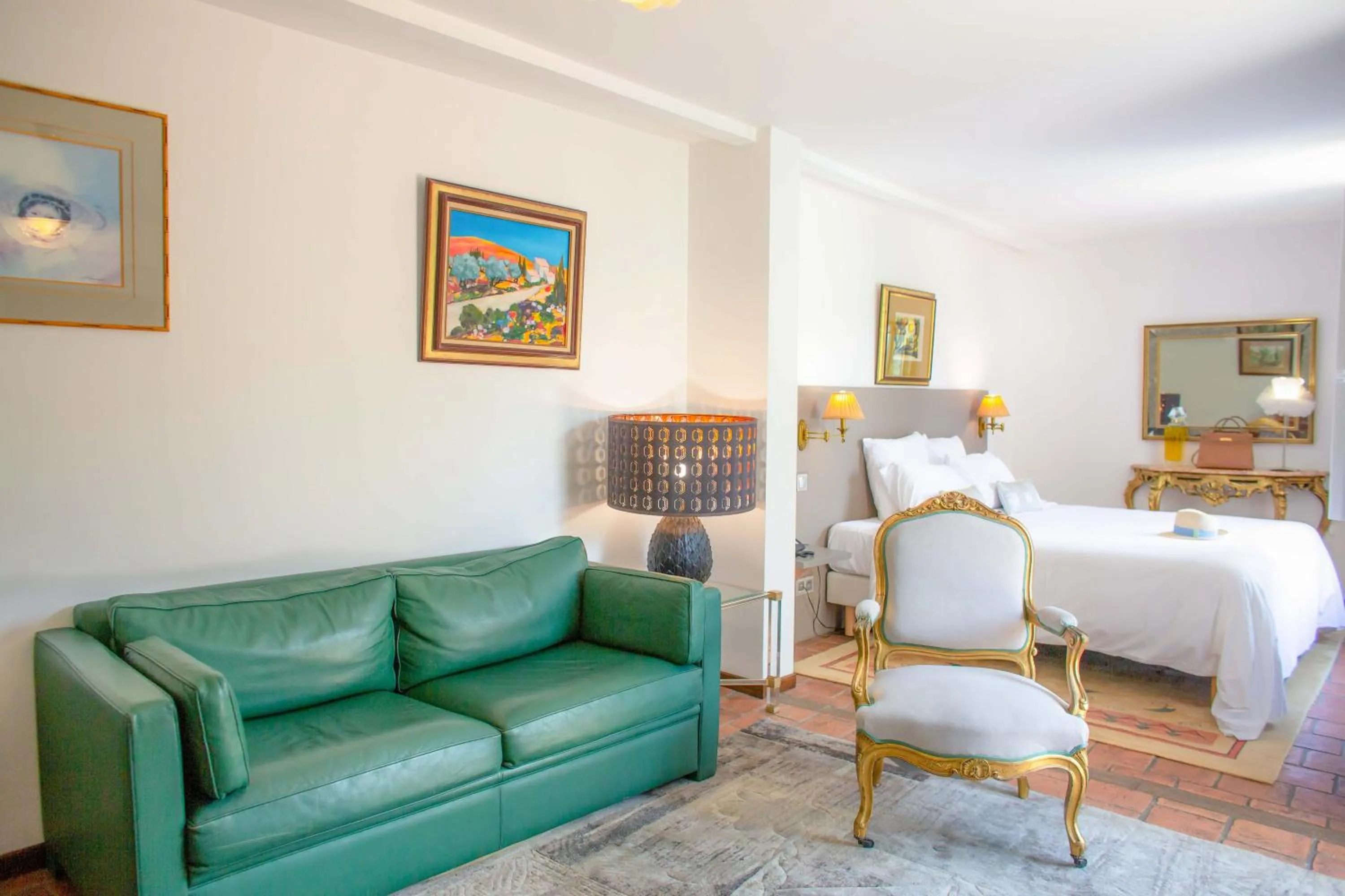 Bed in Hôtel Spa - Au Charme Rabelaisien