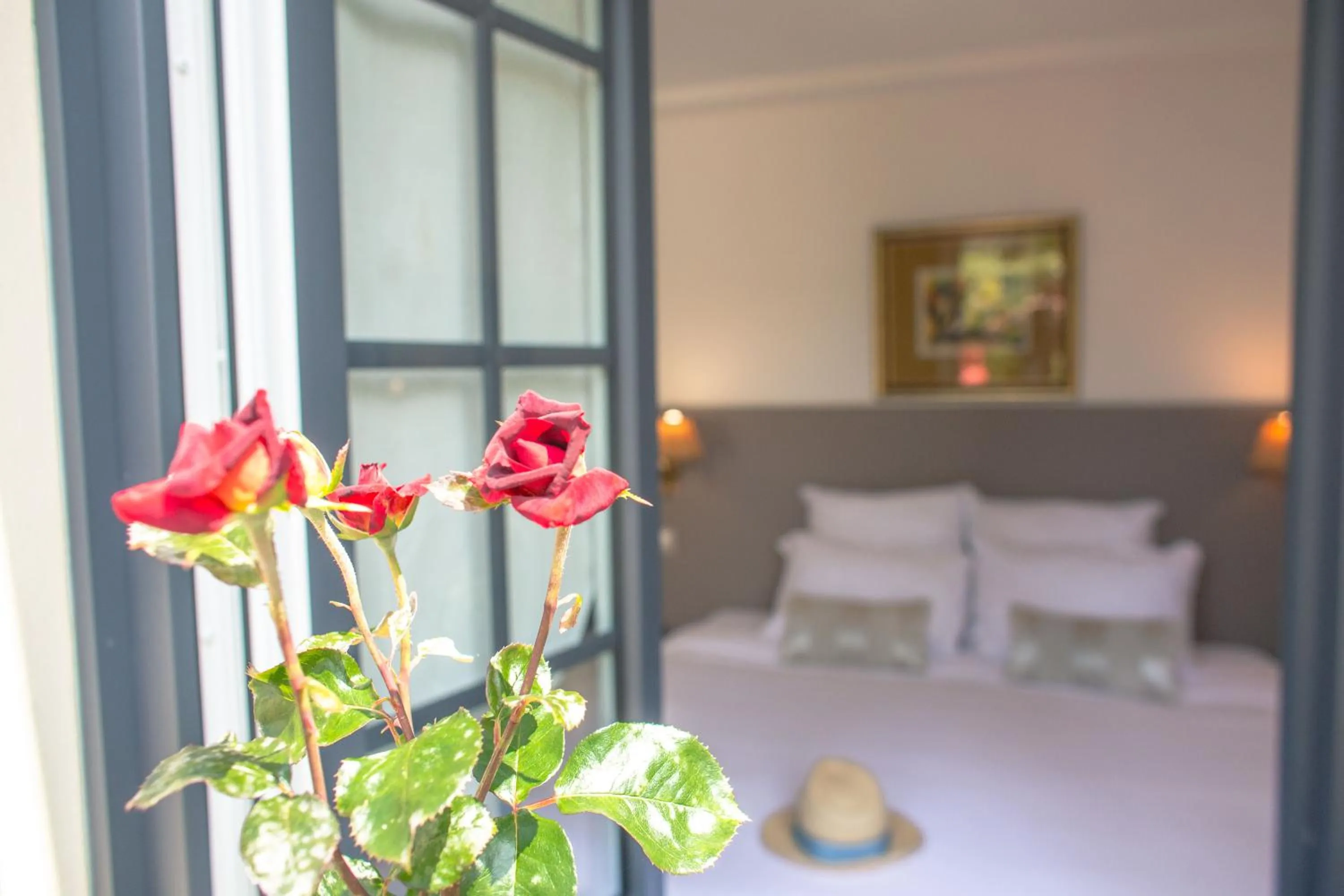 Decorative detail, Bed in Hôtel Spa - Au Charme Rabelaisien