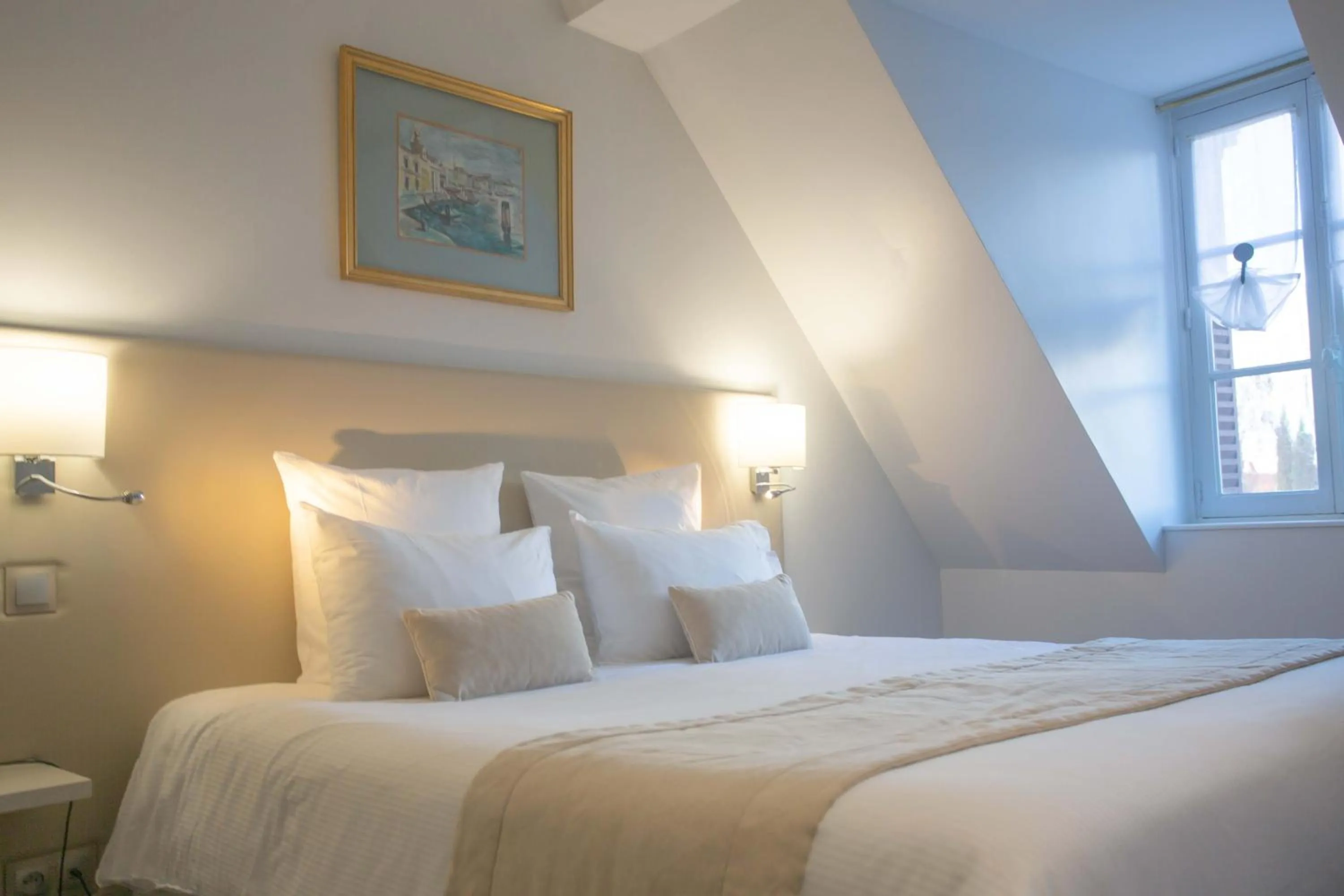 Bed in Hôtel Spa - Au Charme Rabelaisien