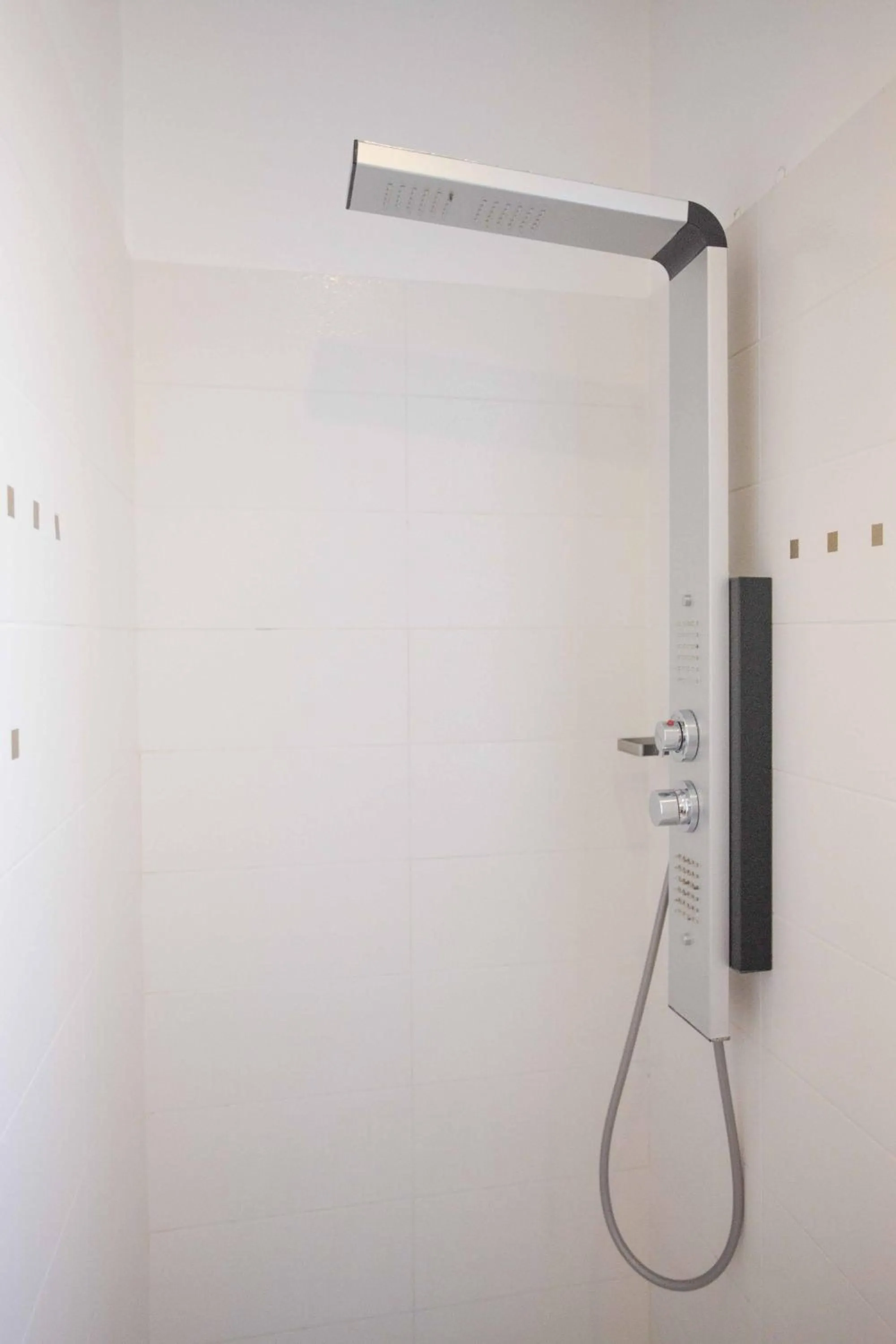 Shower in Hôtel Spa - Au Charme Rabelaisien