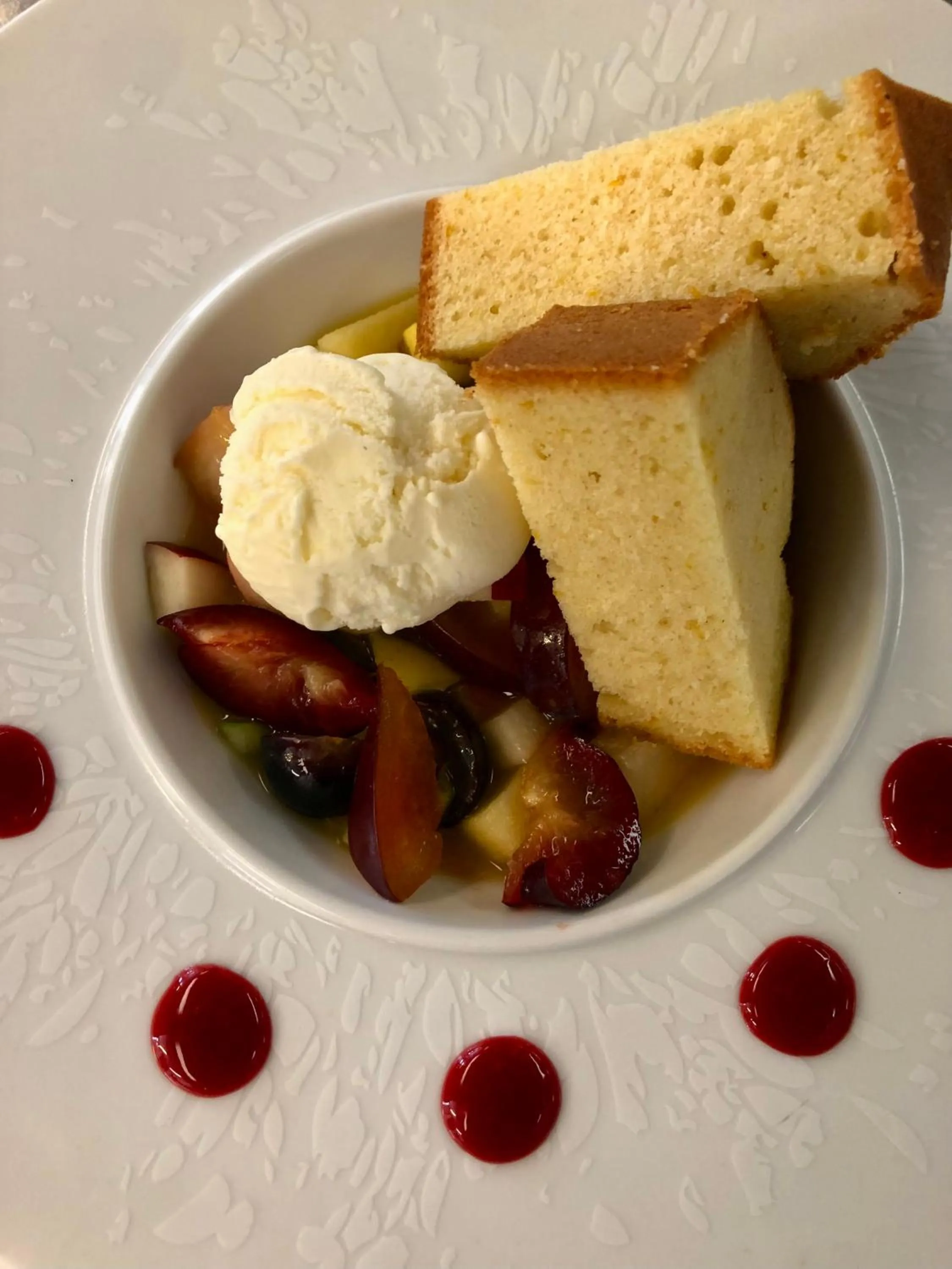 Restaurant/places to eat in La Chartreuse Logis Hotel Restaurant