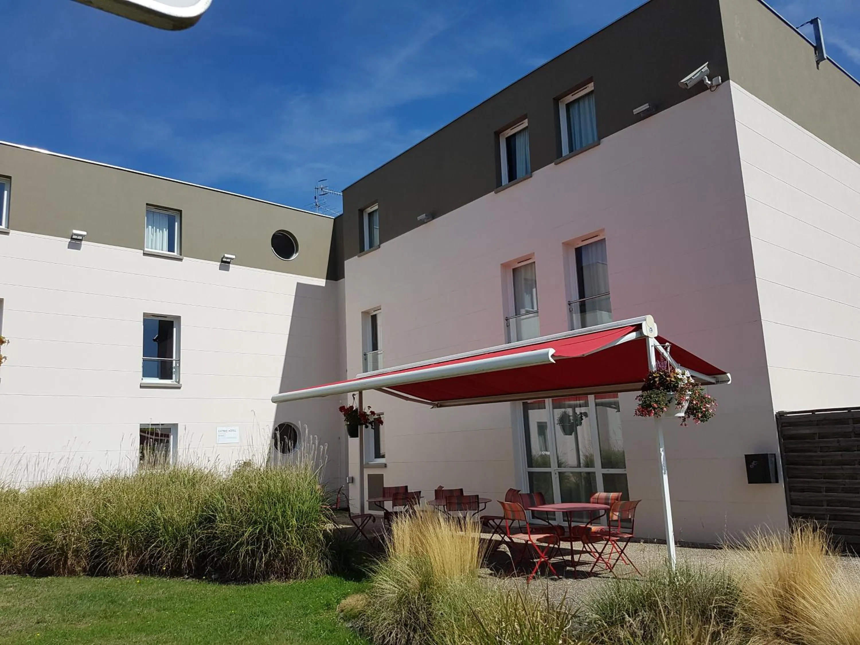 Patio in ibis Styles Compiegne