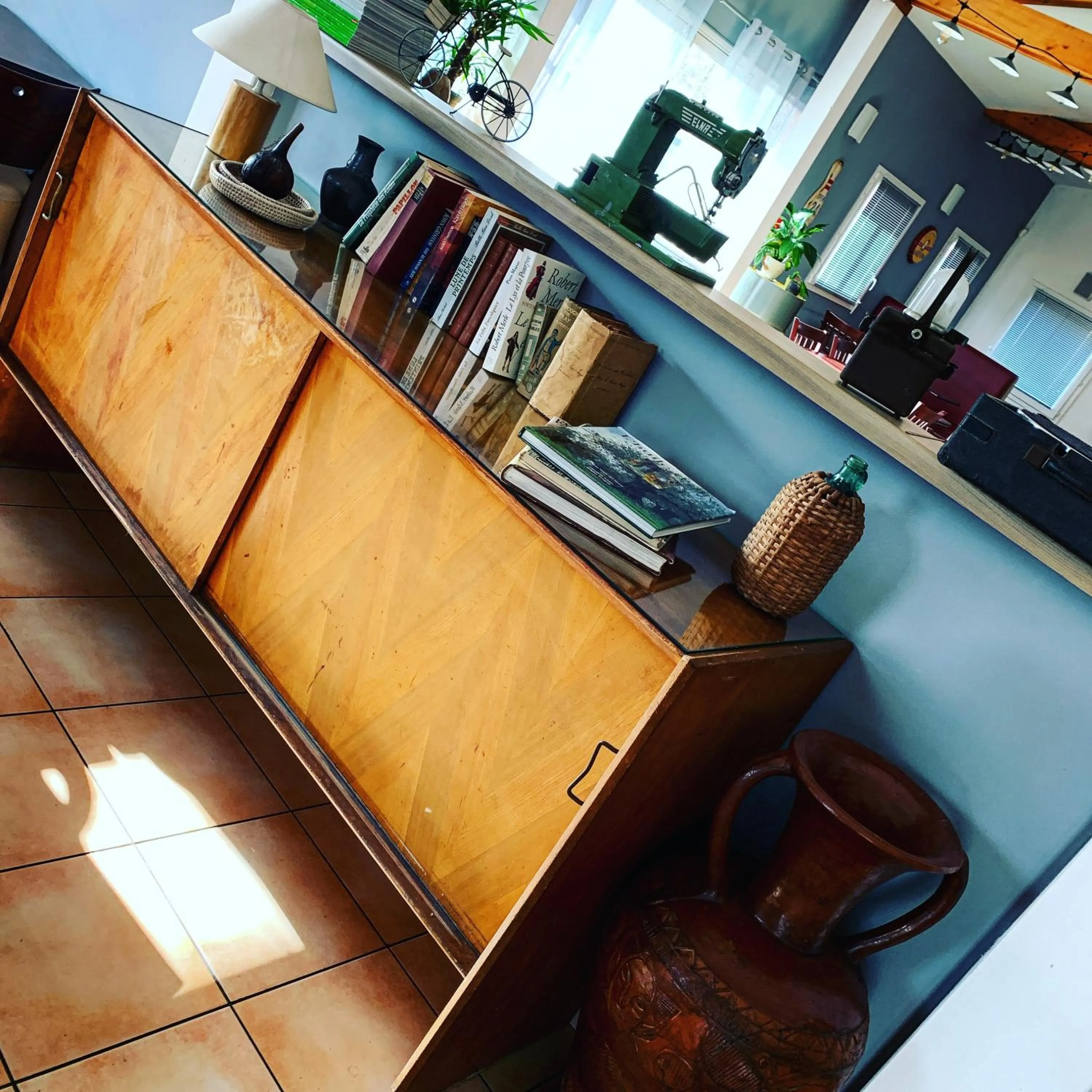 Lounge or bar in Ever Route 64 Brit Hotel Tarbes Ibos