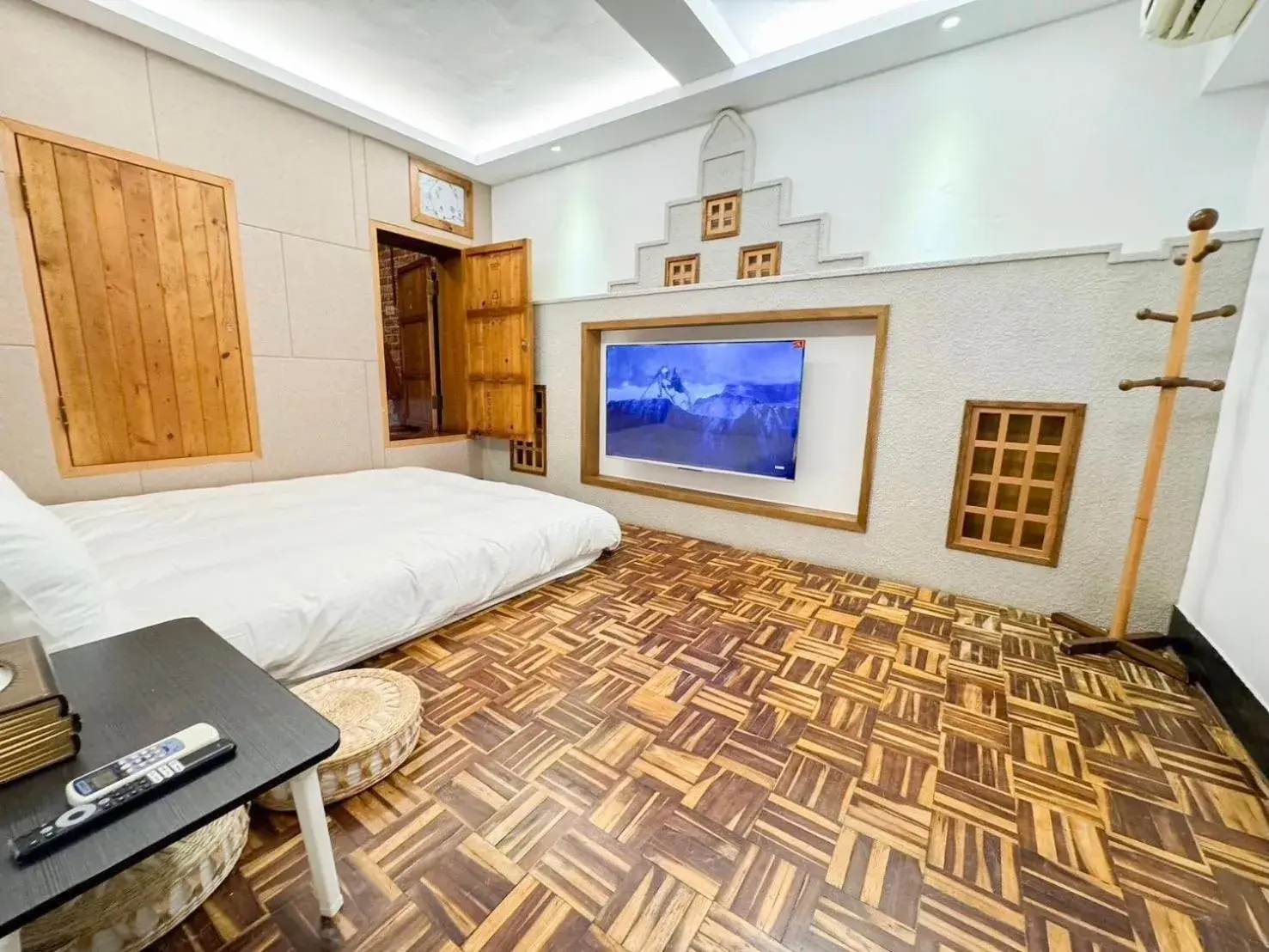 Small Double Room in 慢步南國 台南故事民宿 Slow Tainan Homestay Small Double Room in 慢步南國 台南故事民宿 Slow Tainan Homestay