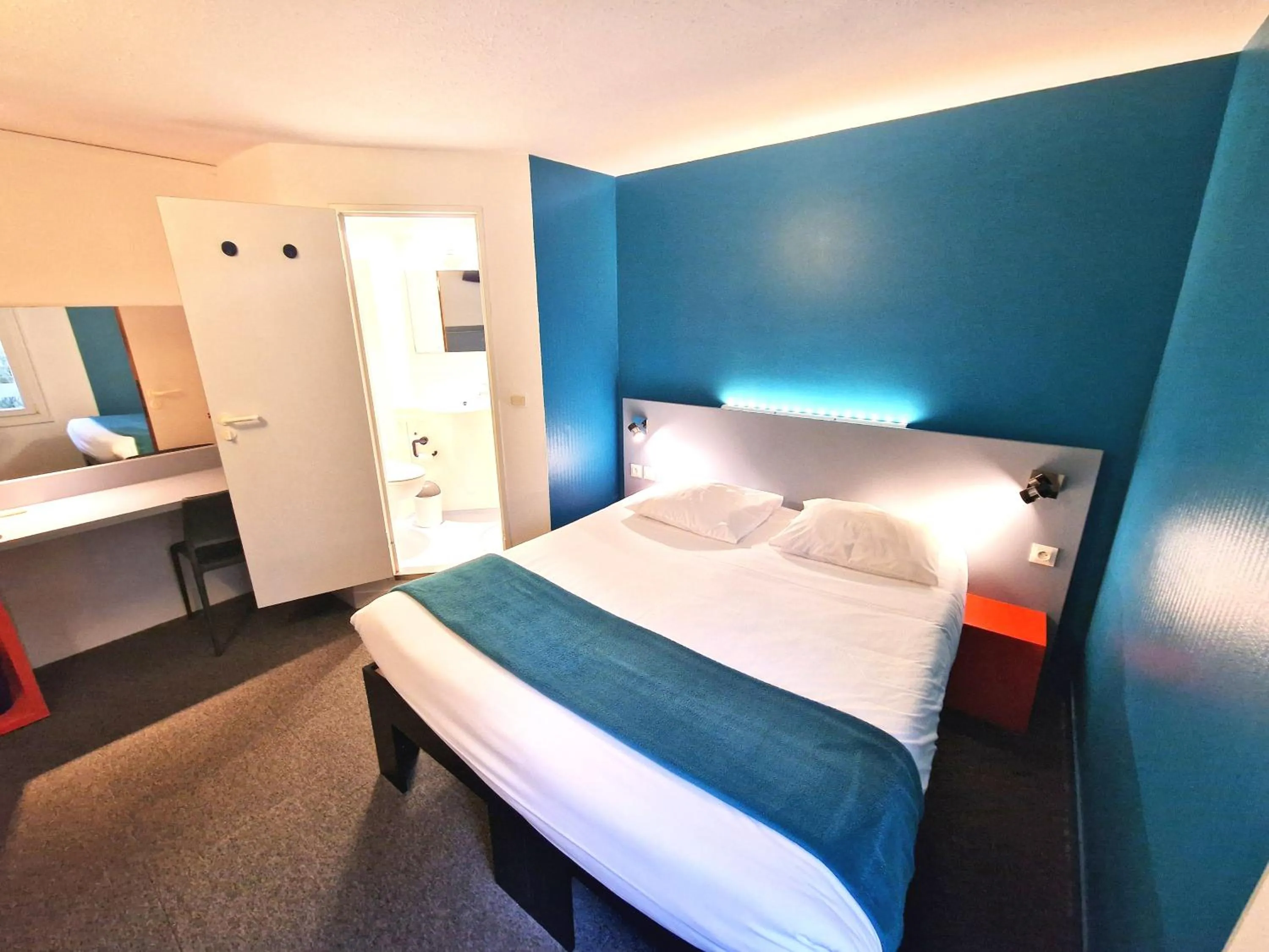 Bed in Fasthotel Artigues