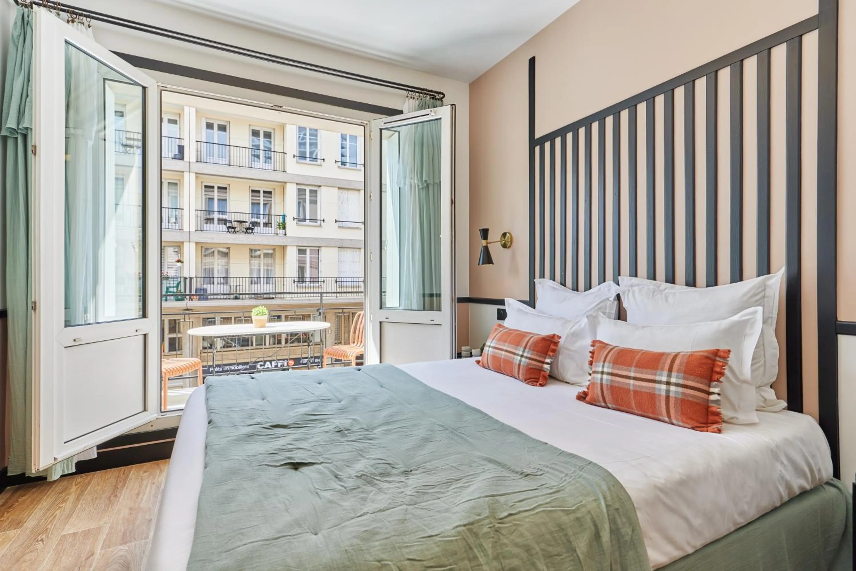 Bed in Hôtel Richelieu, Le Havre Centre-Ville, Perret