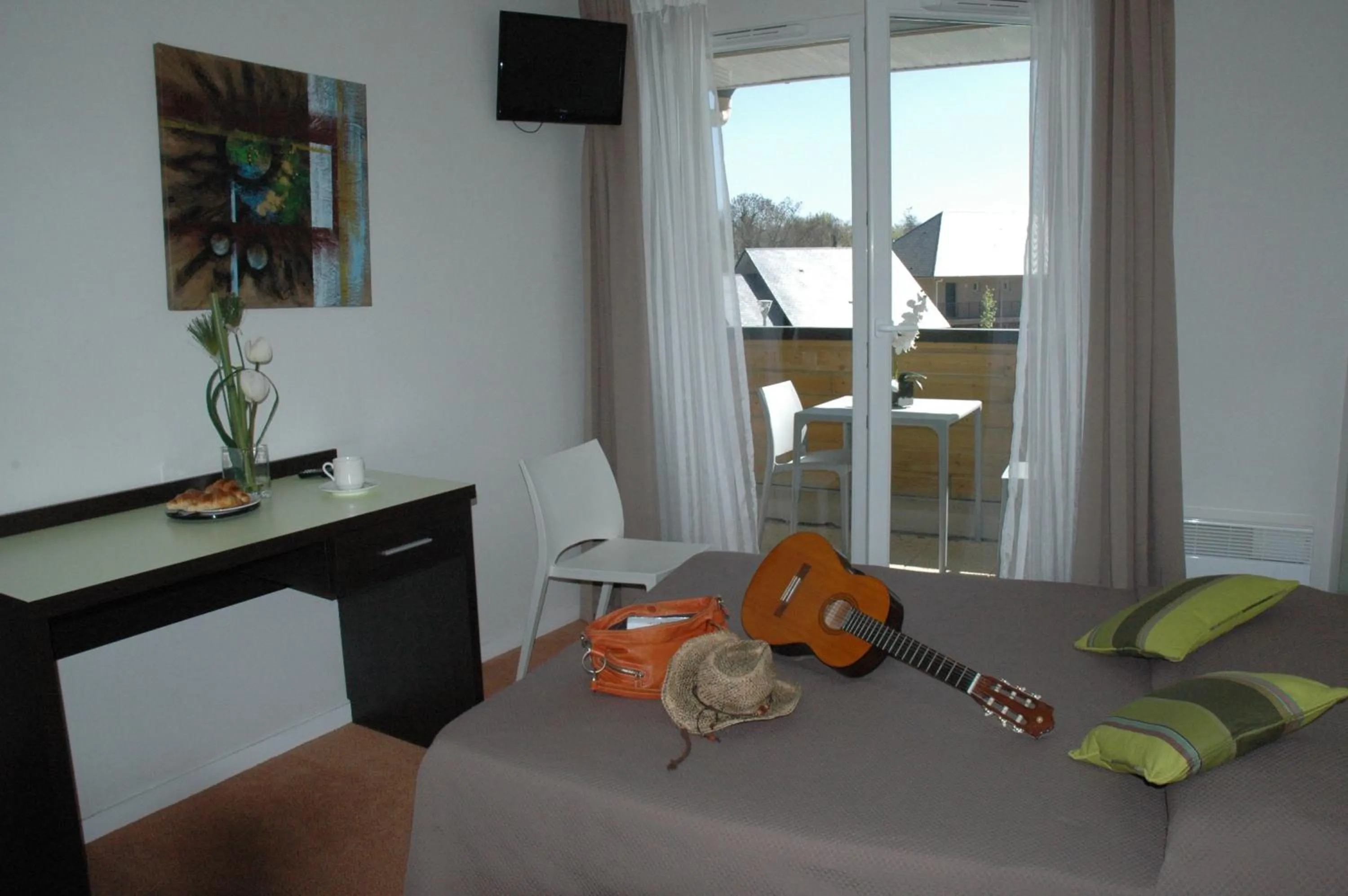 Balcony/Terrace, Bed in Adonis Hauts De Honfleur