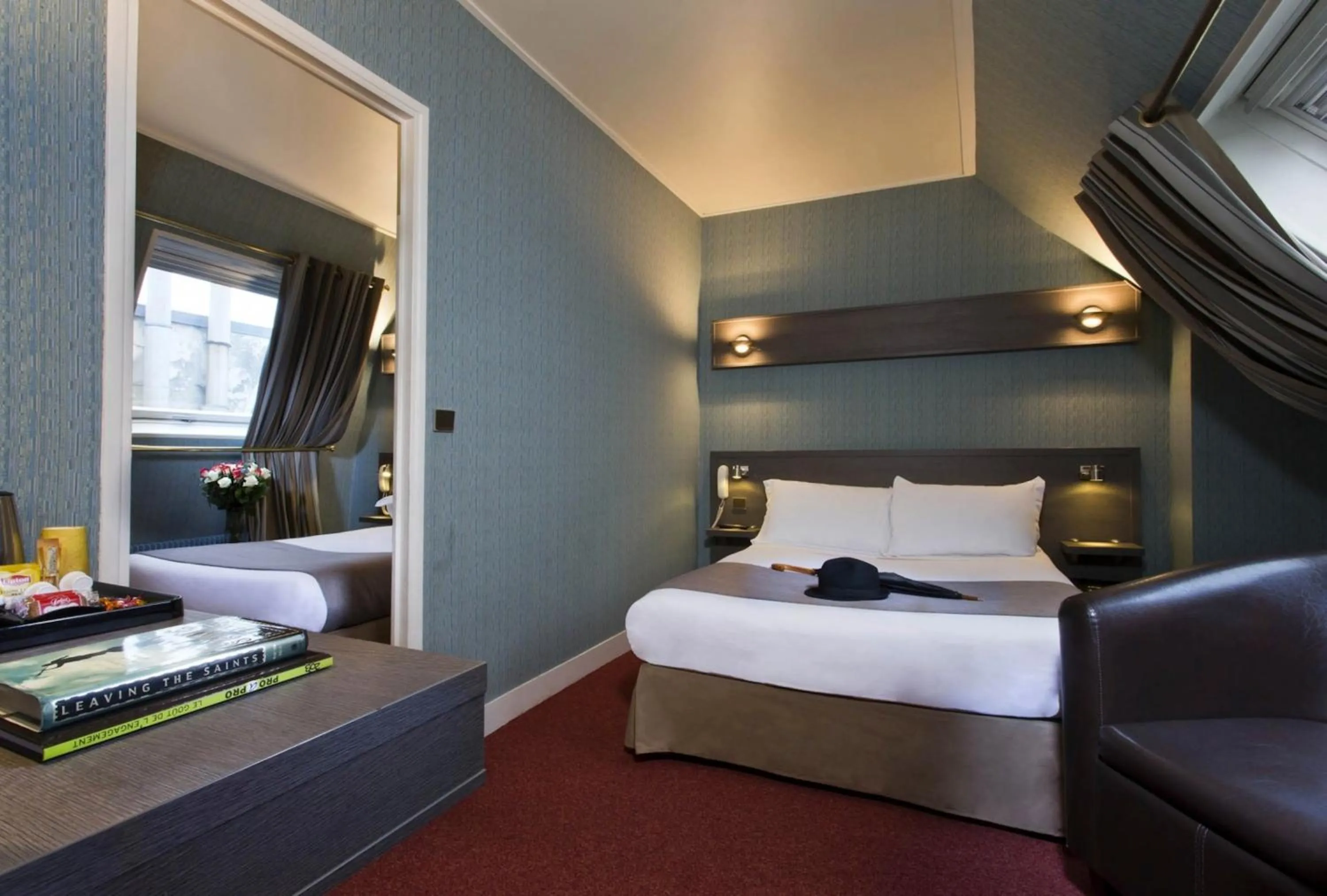 Photo of the whole room, Bed in Home Latin