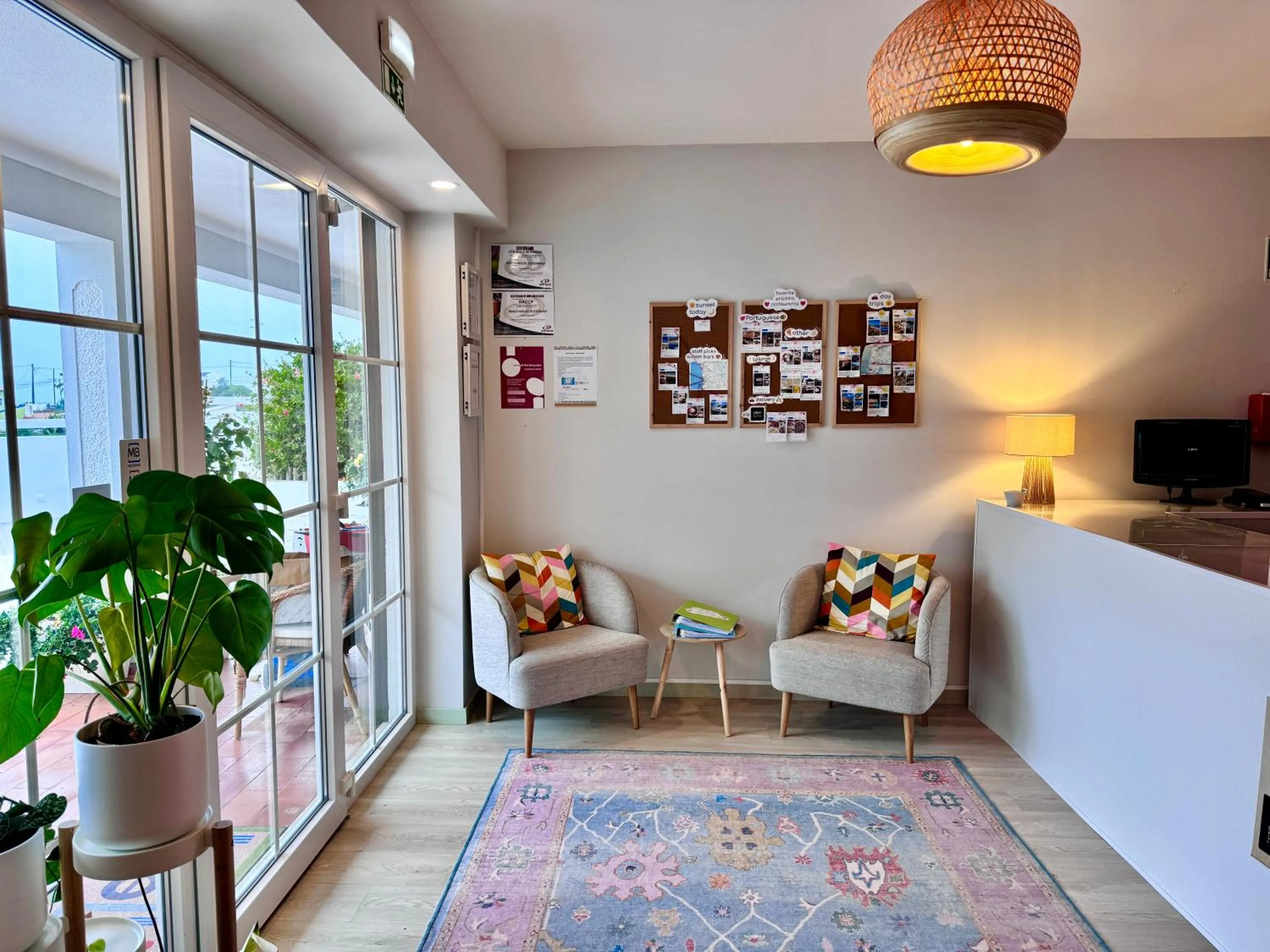 Communal lounge/ TV room in Boutique Hotel - O House Ericeira Hills