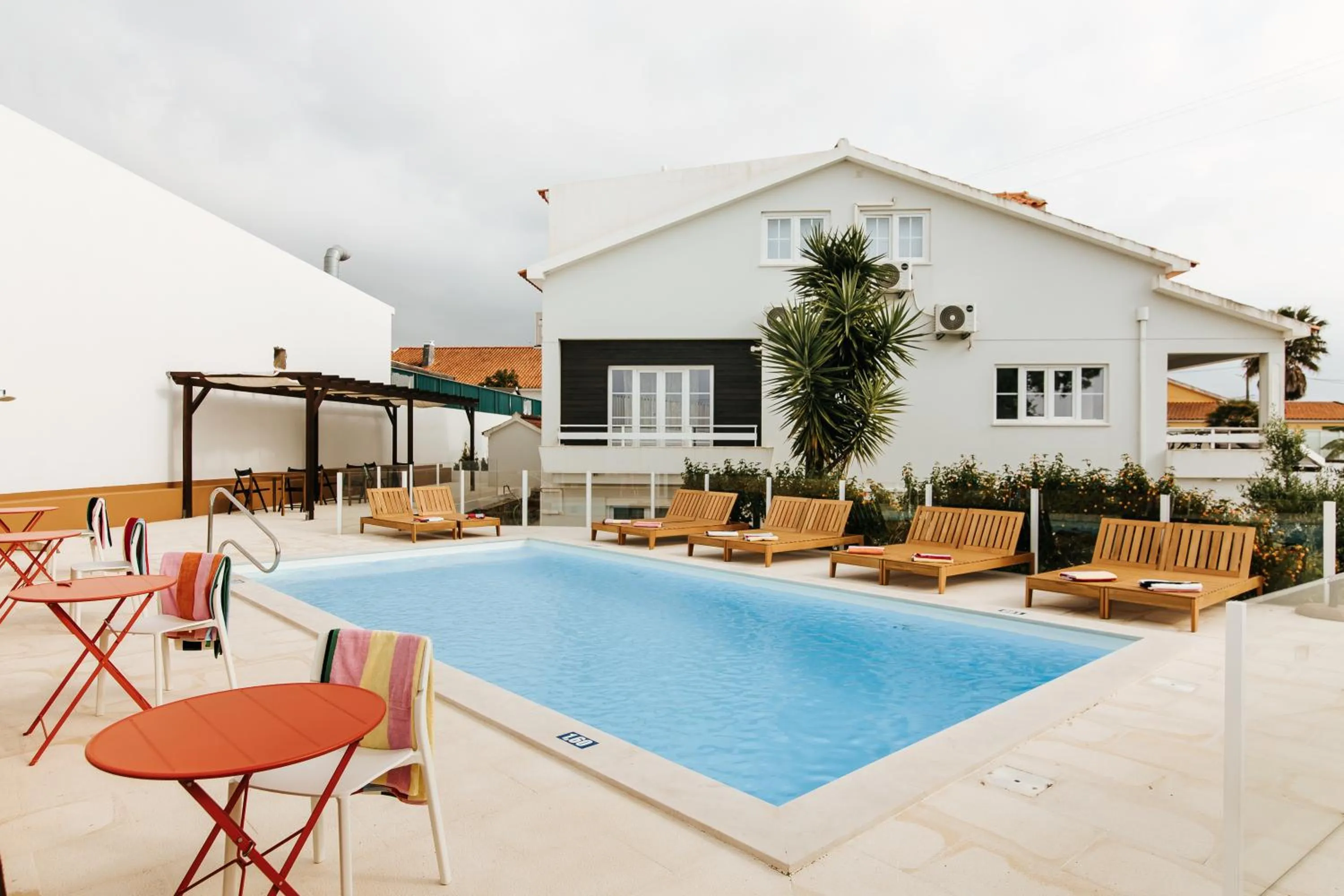 Swimming pool in Boutique Hotel - O House Ericeira Hills