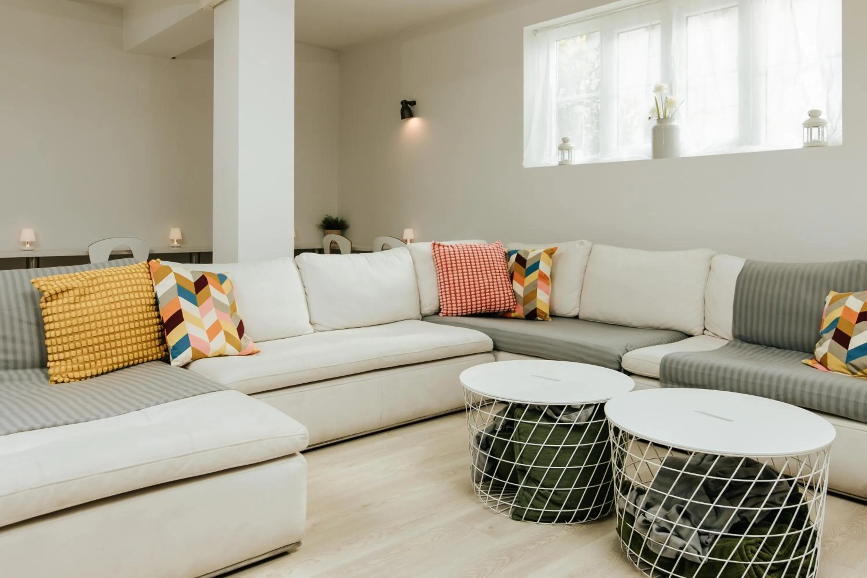 Communal lounge/ TV room in Boutique Hotel - O House Ericeira Hills