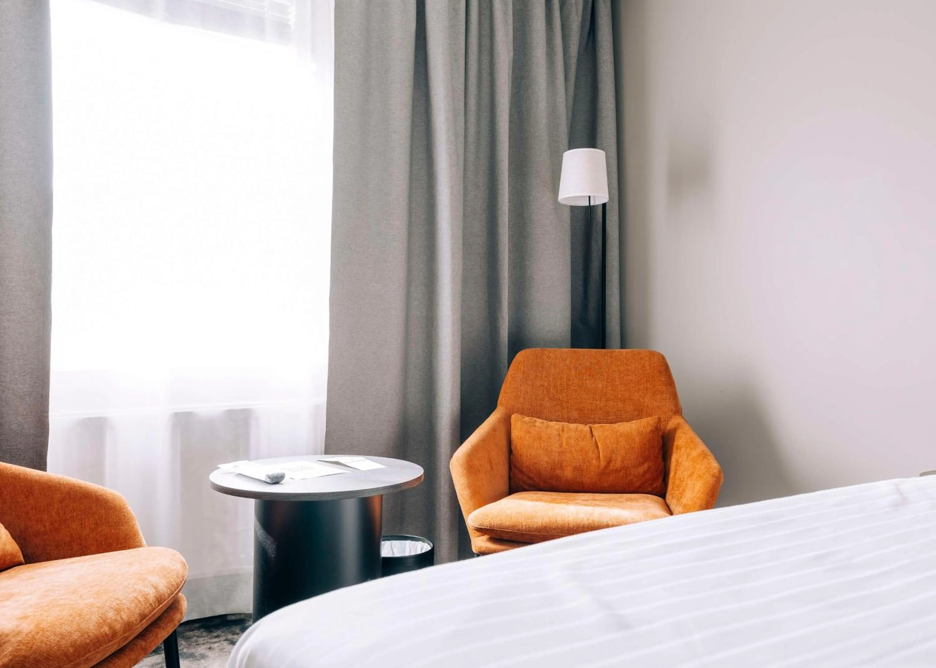 Seating area, Bed in Best Western Plus Kalmarsund Hotell