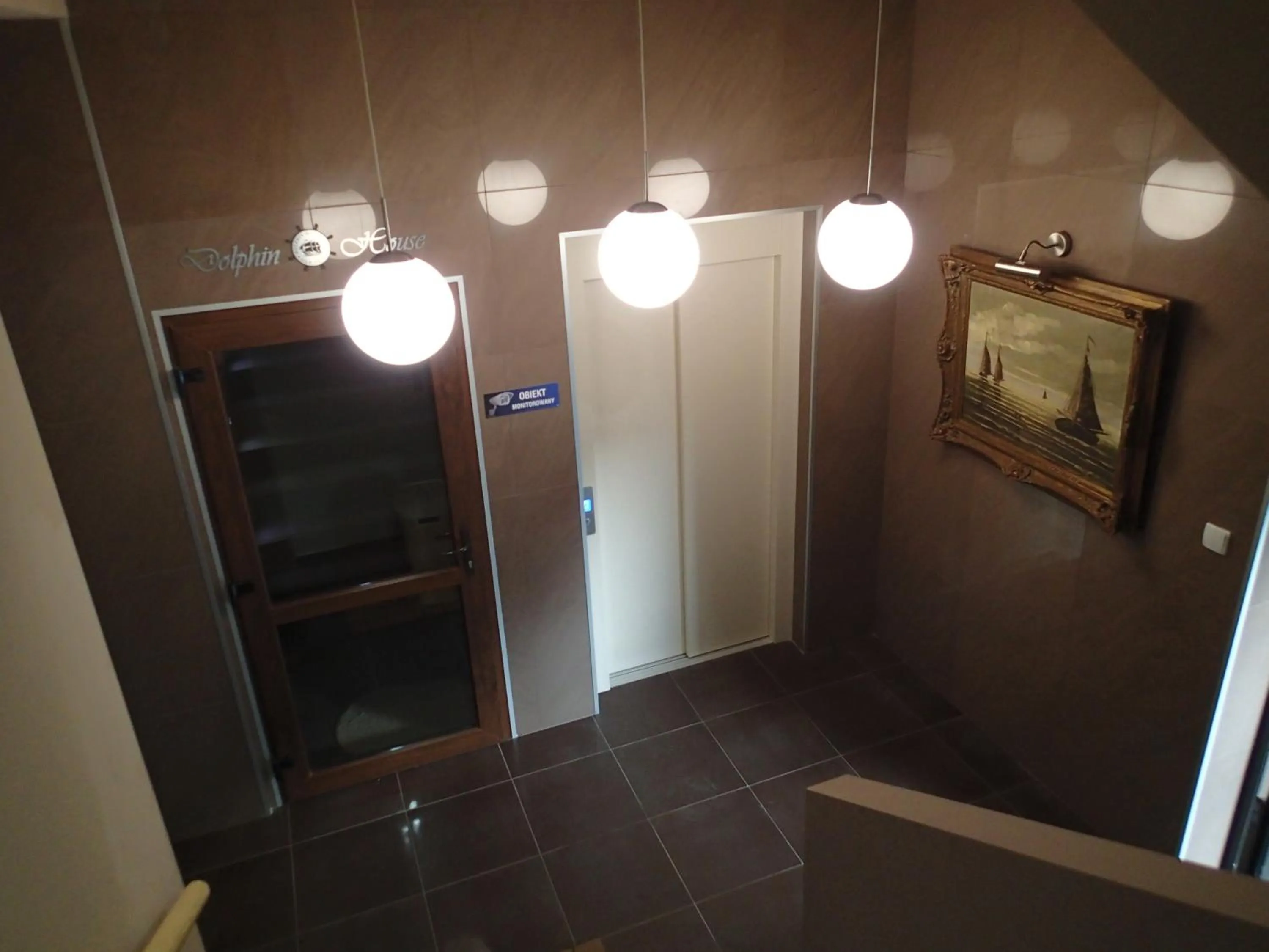 Breakfast in Dolphin House