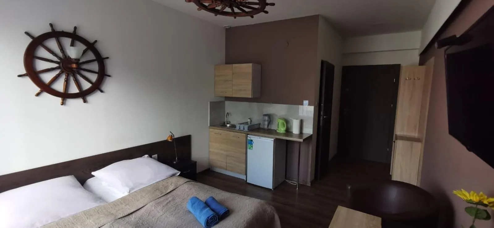 Property building, Bed in Dolphin House