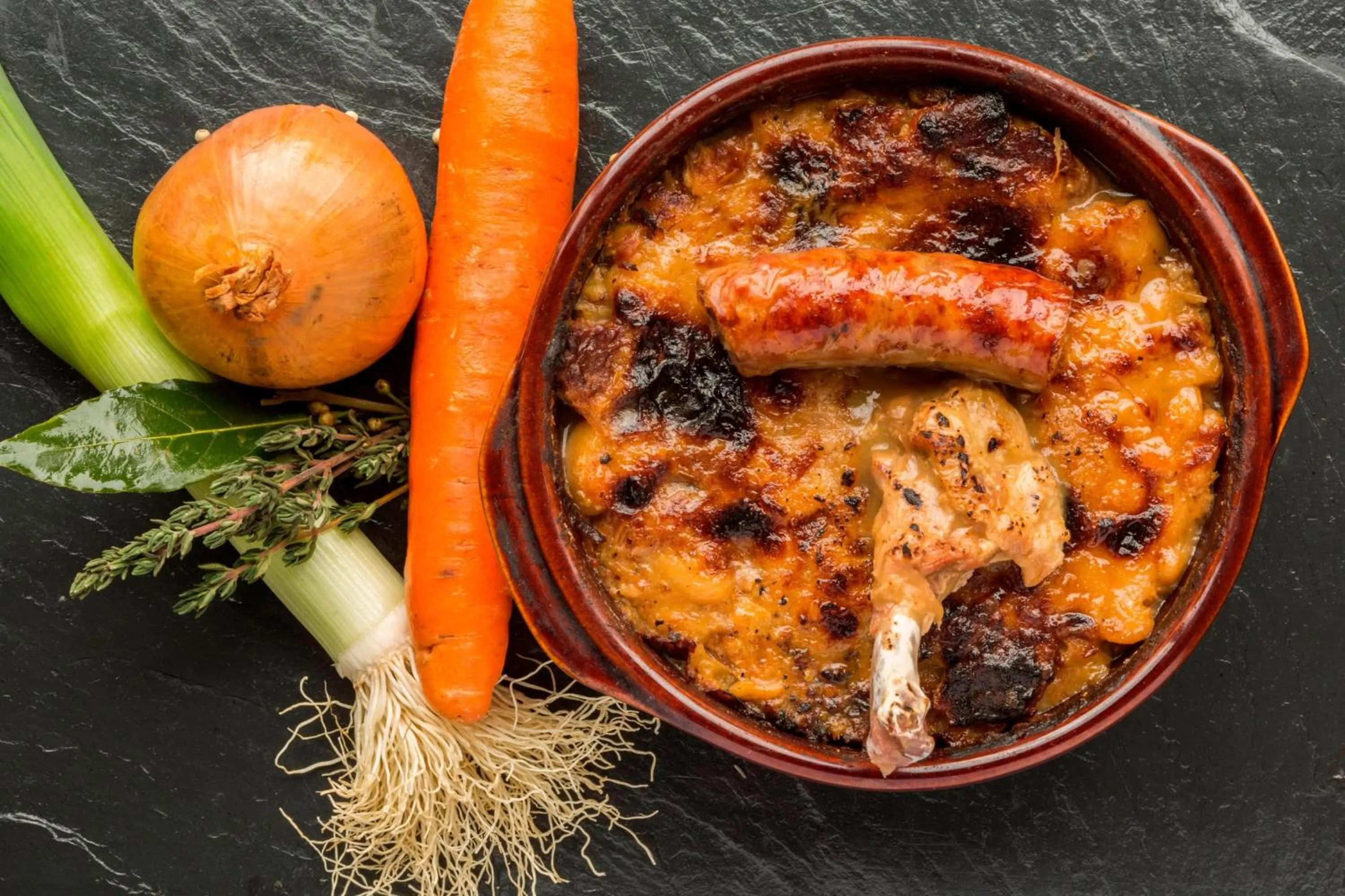 Lounge or bar in Courtyard by Marriott Toulouse Airport