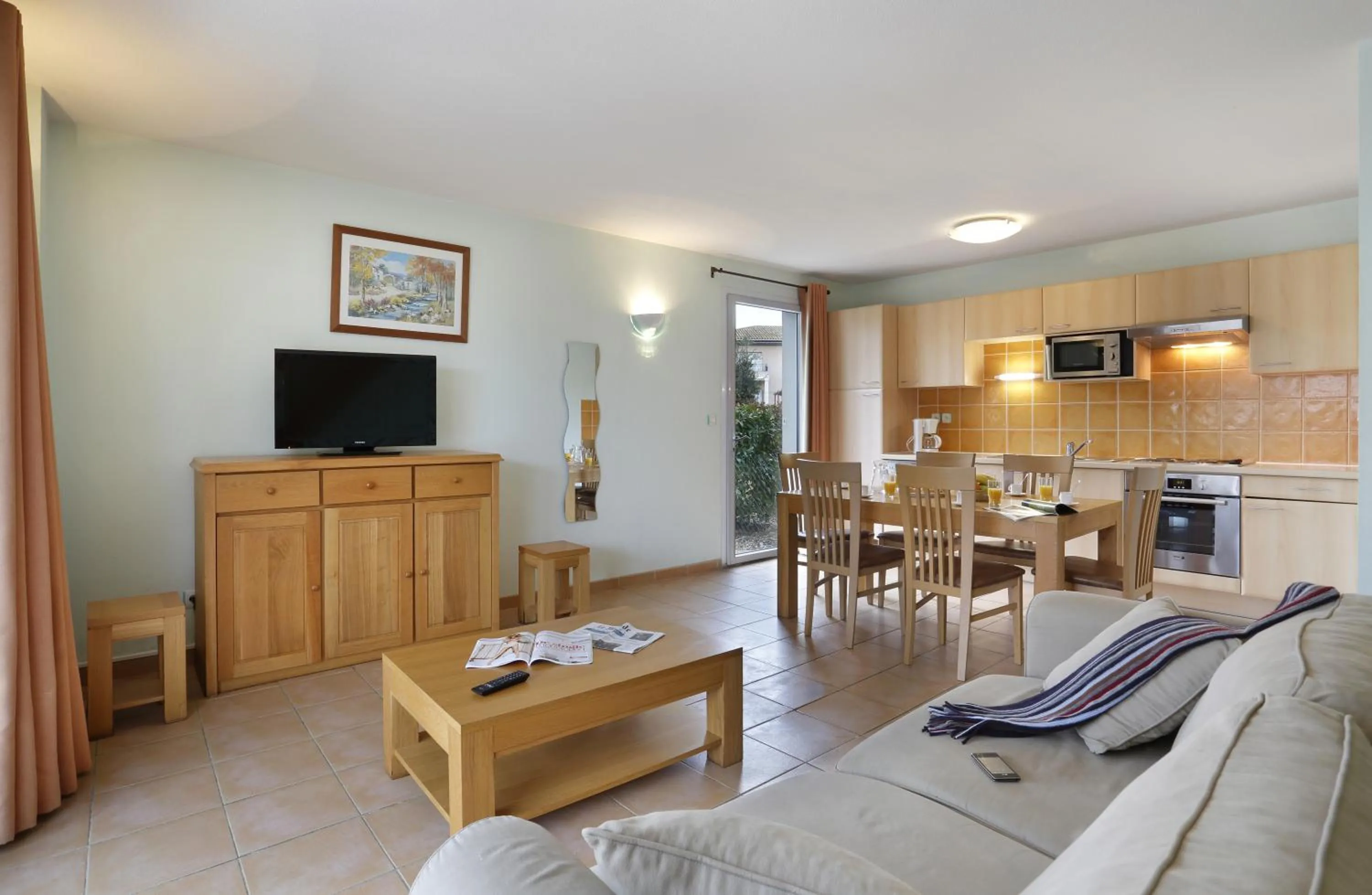 Communal lounge/ TV room in Vacancéole - Les Bastides de Fayence