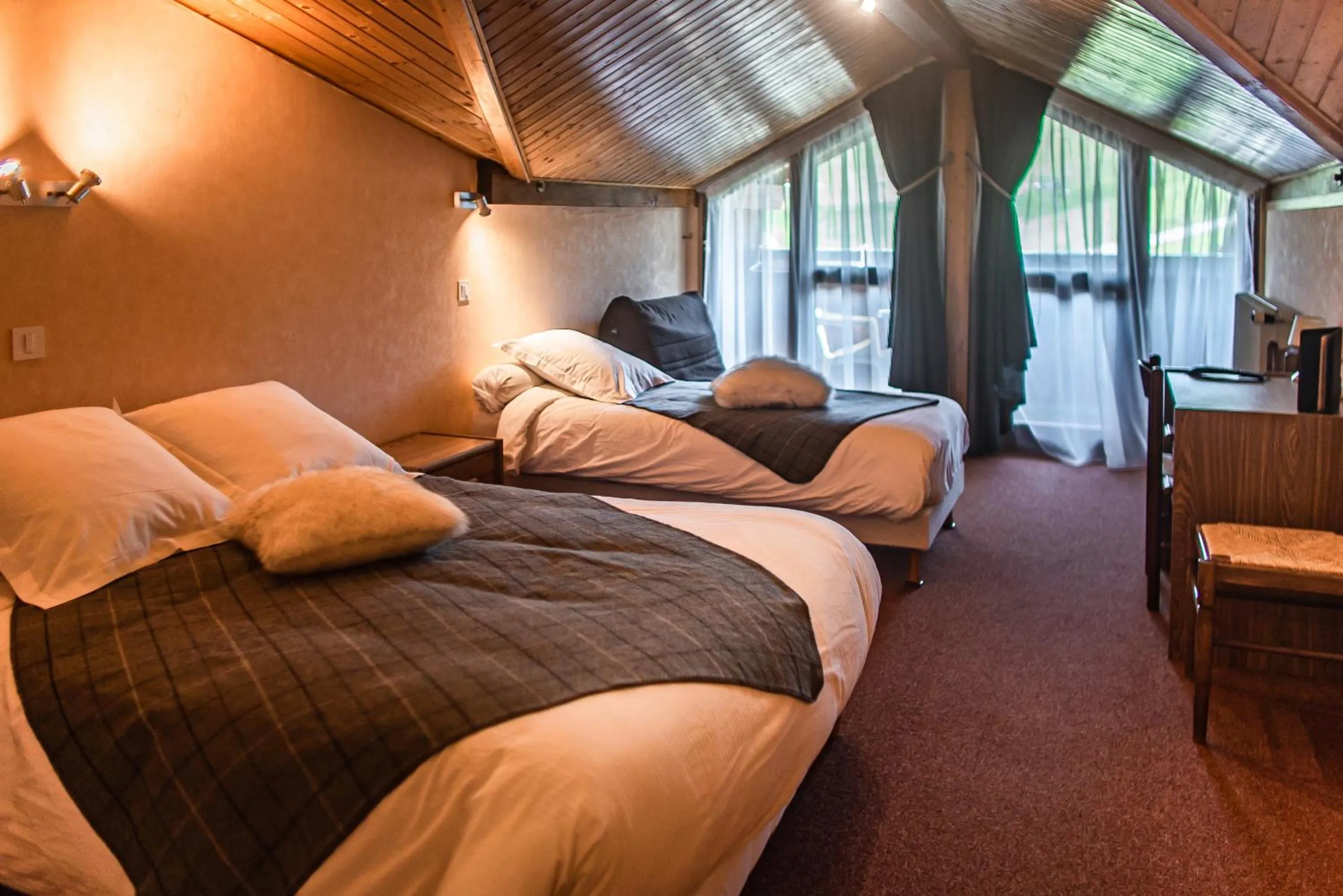 TV and multimedia, Bed in Hôtel Le Christania