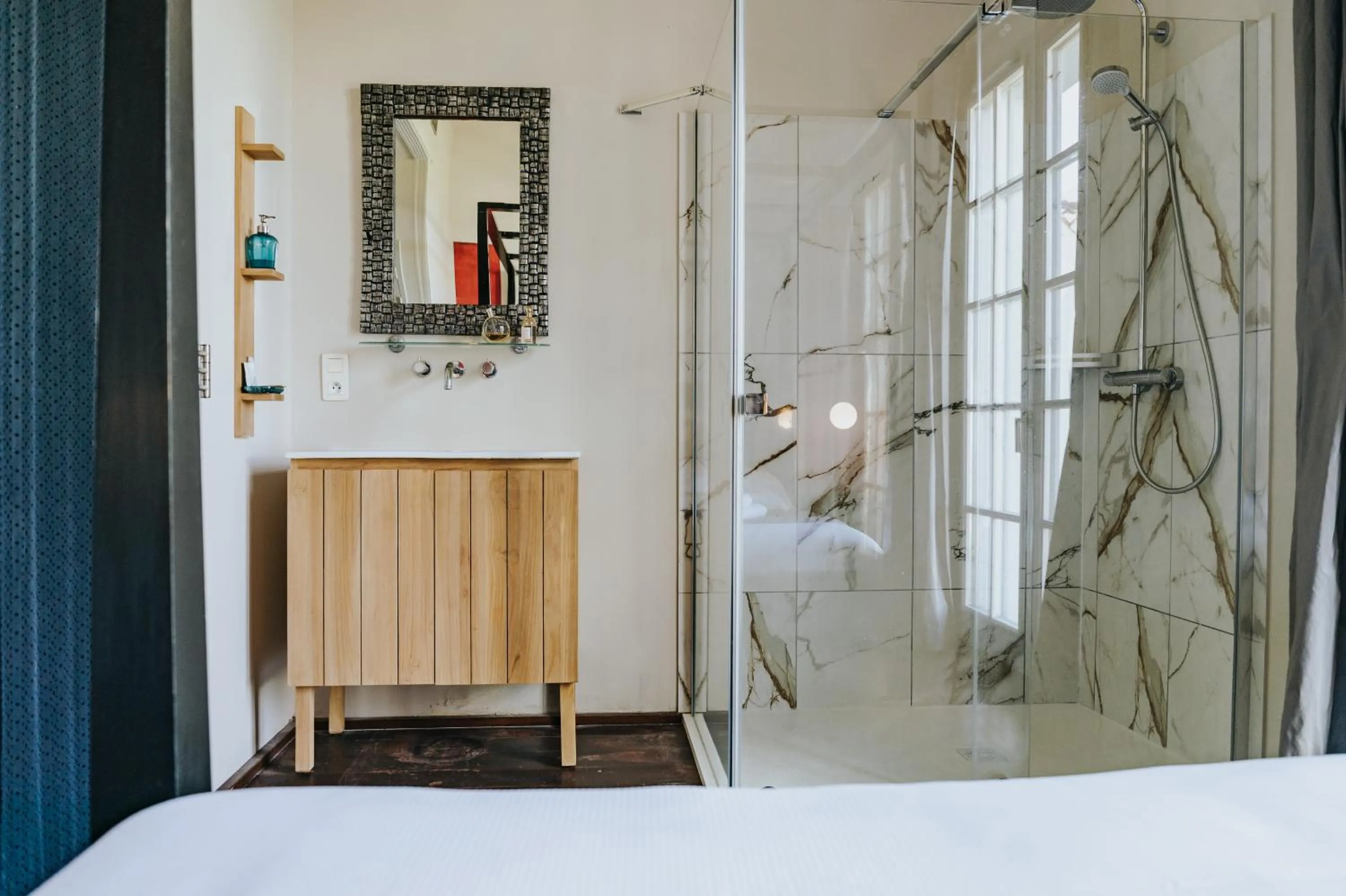 Shower, Bed in Villa Clara, Résidence face à l'océan et au golf de Chiberta