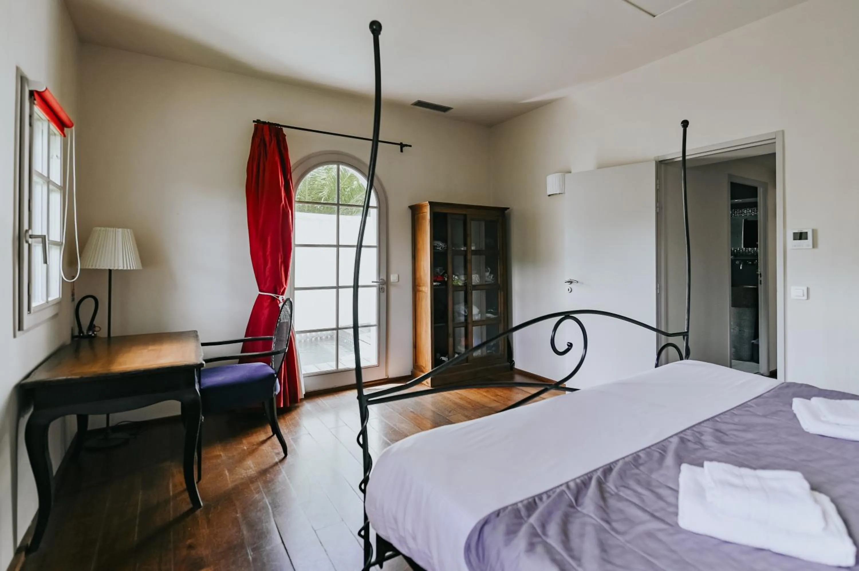 Bedroom, Bed in Villa Clara, Résidence face à l'océan et au golf de Chiberta