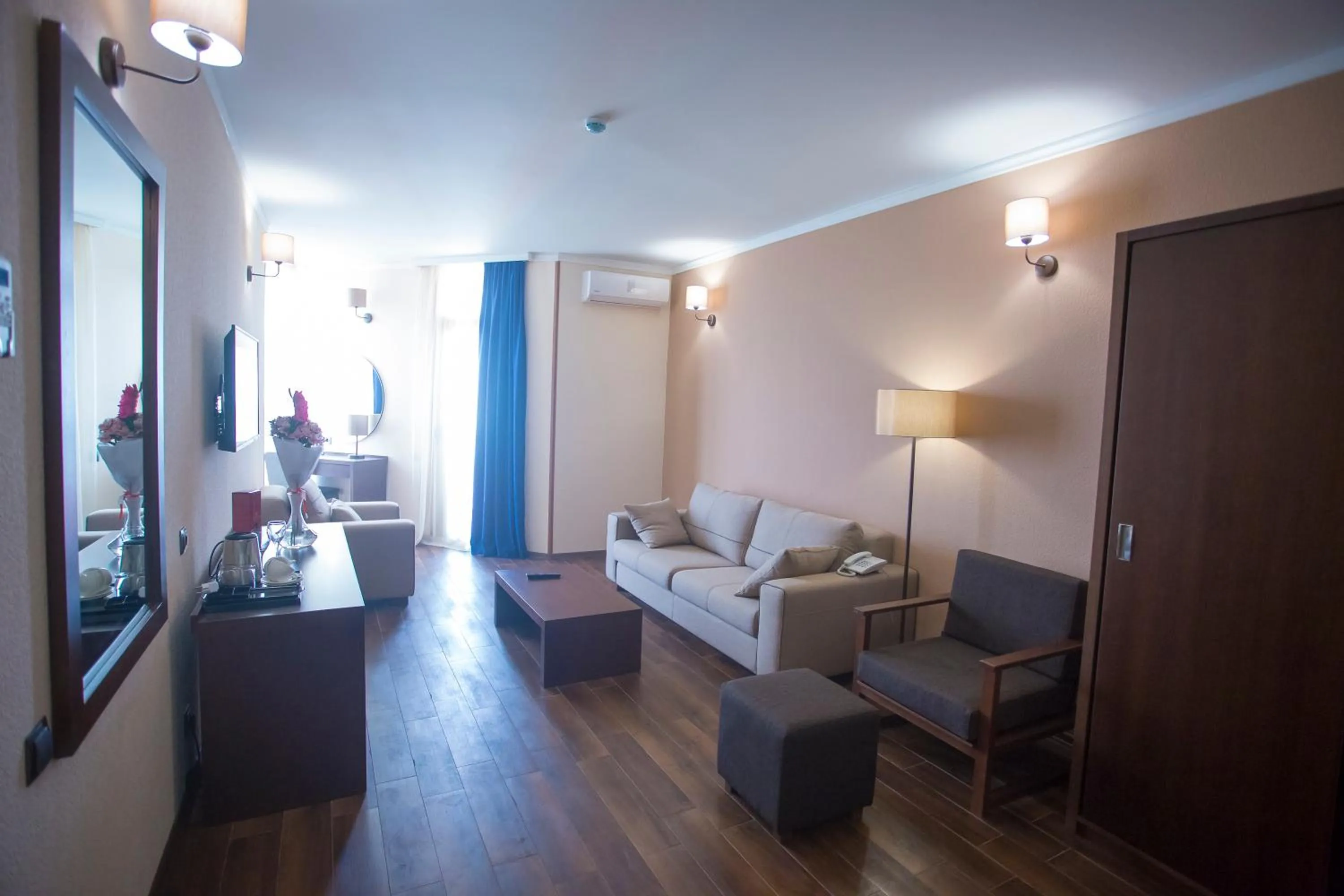 TV and multimedia in Hotel Corner Inn