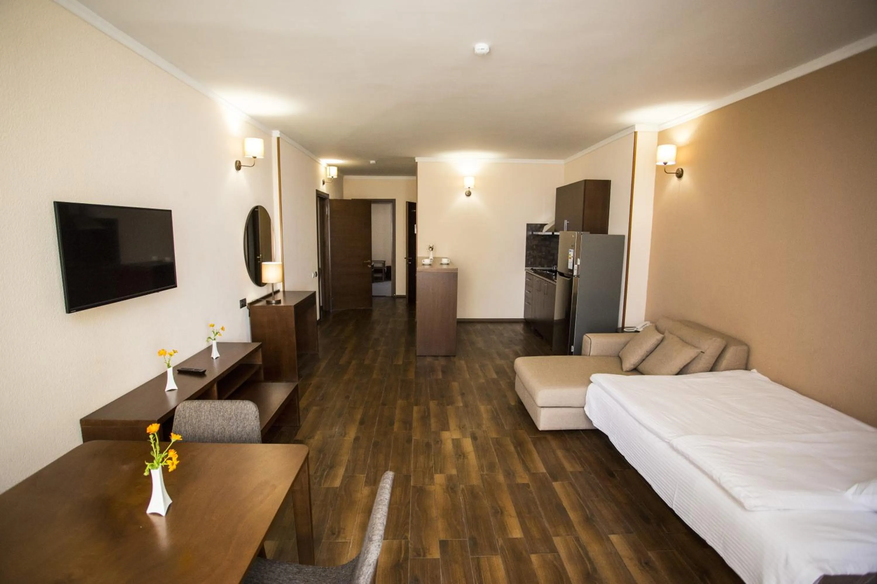 TV and multimedia, Bed in Hotel Corner Inn