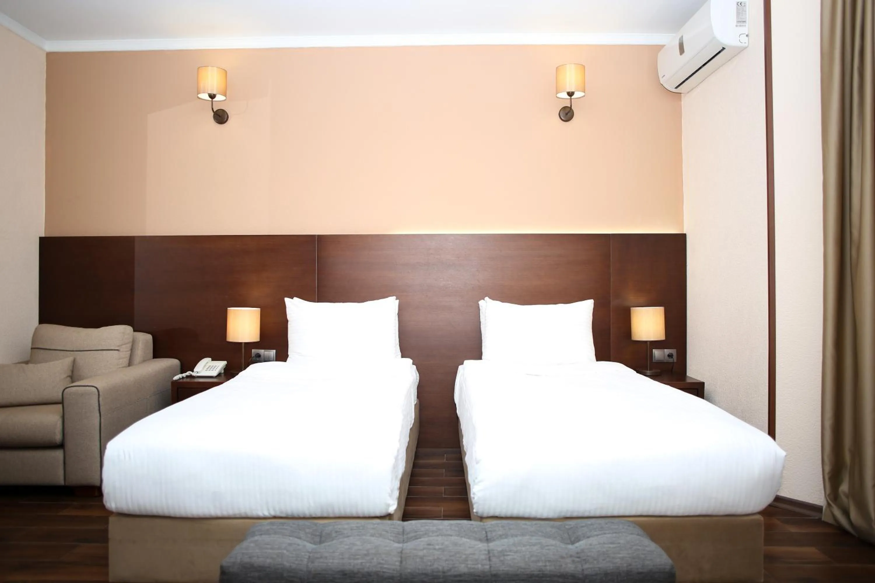 Bed in Hotel Corner Inn