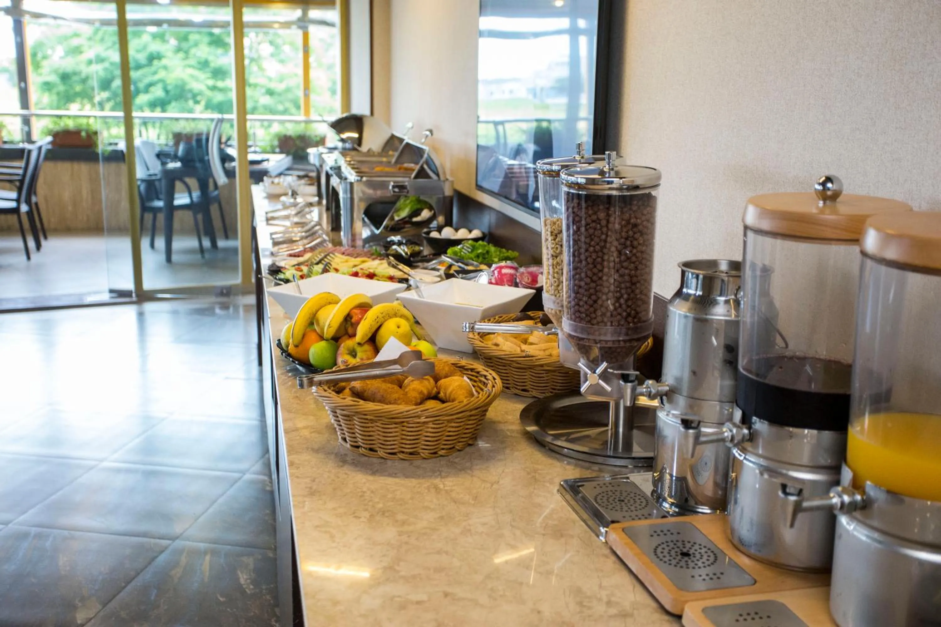 Breakfast in Hotel Corner Inn