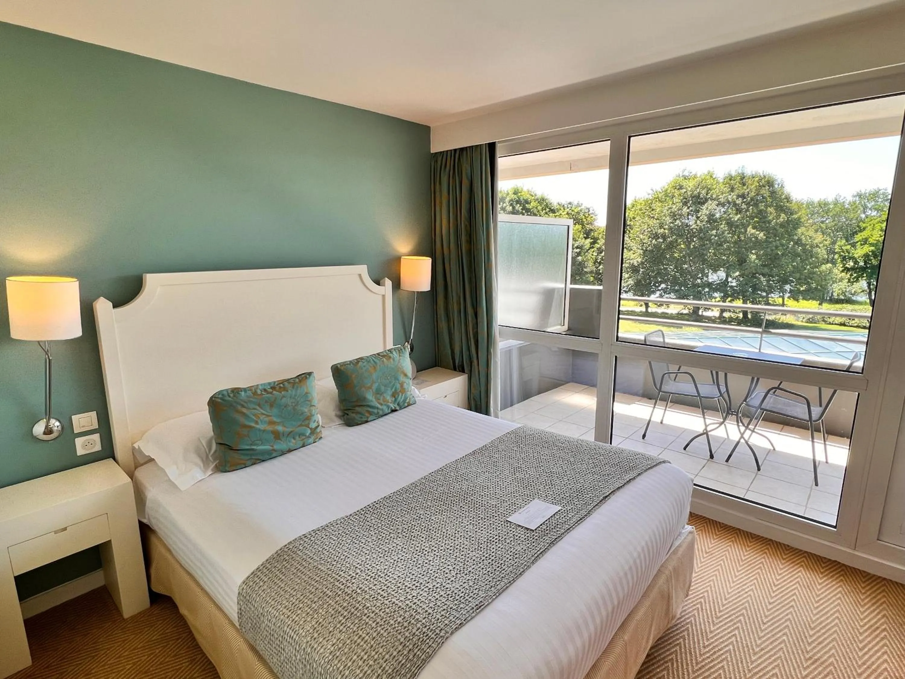 Bedroom, Bed in Best Western Plus Le Roi Arthur Hôtel & Spa