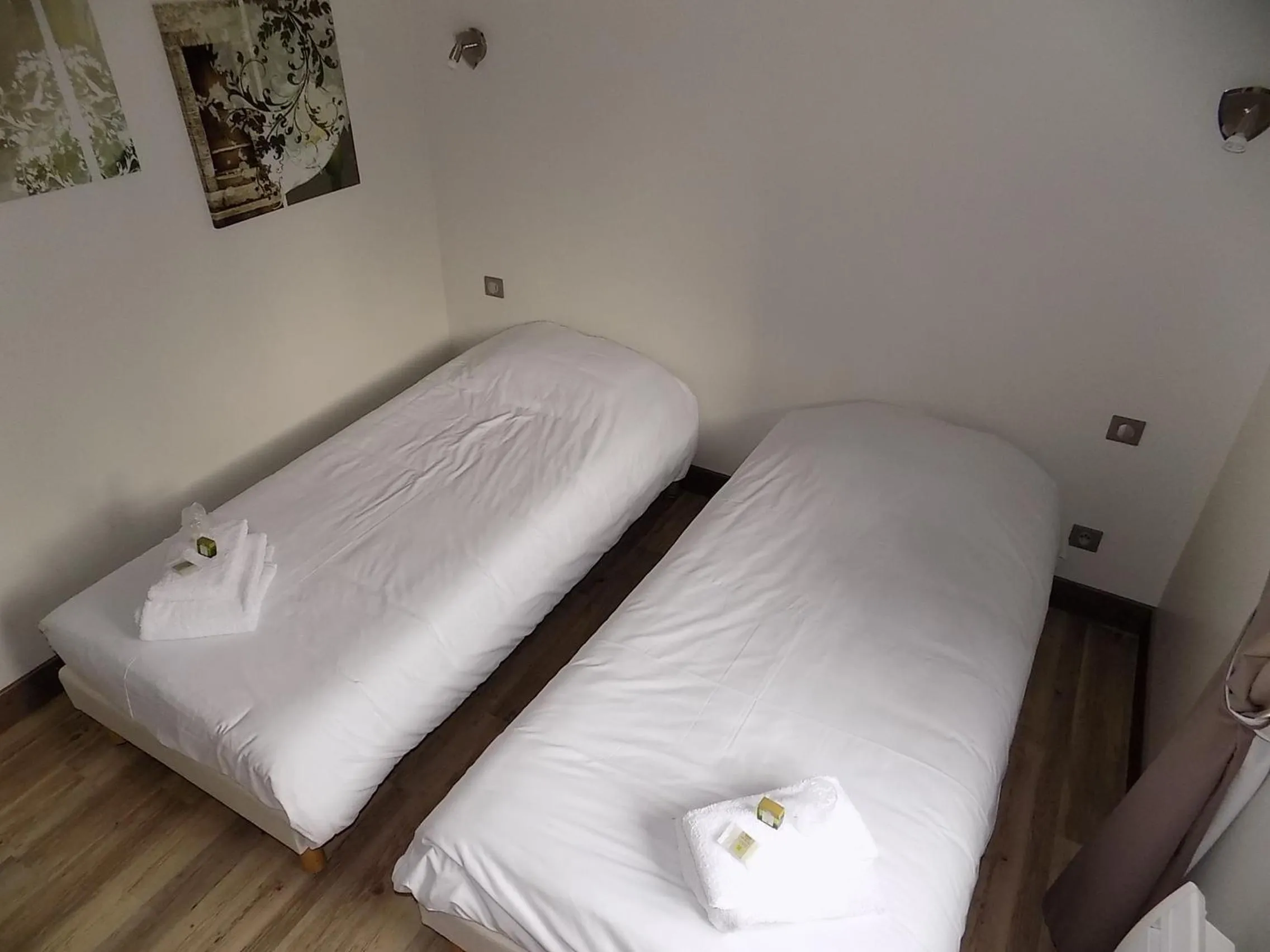 Bedroom, Bed in Hôtel Restaurant Le Régal