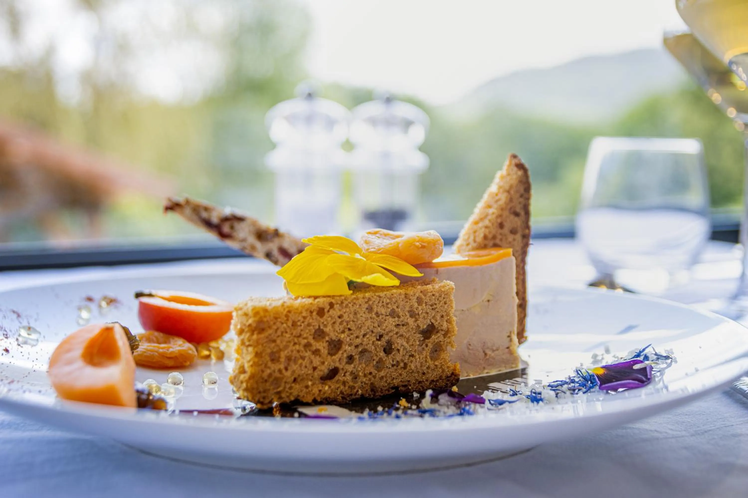 Restaurant/places to eat in Hôtel Restaurant Le Régal